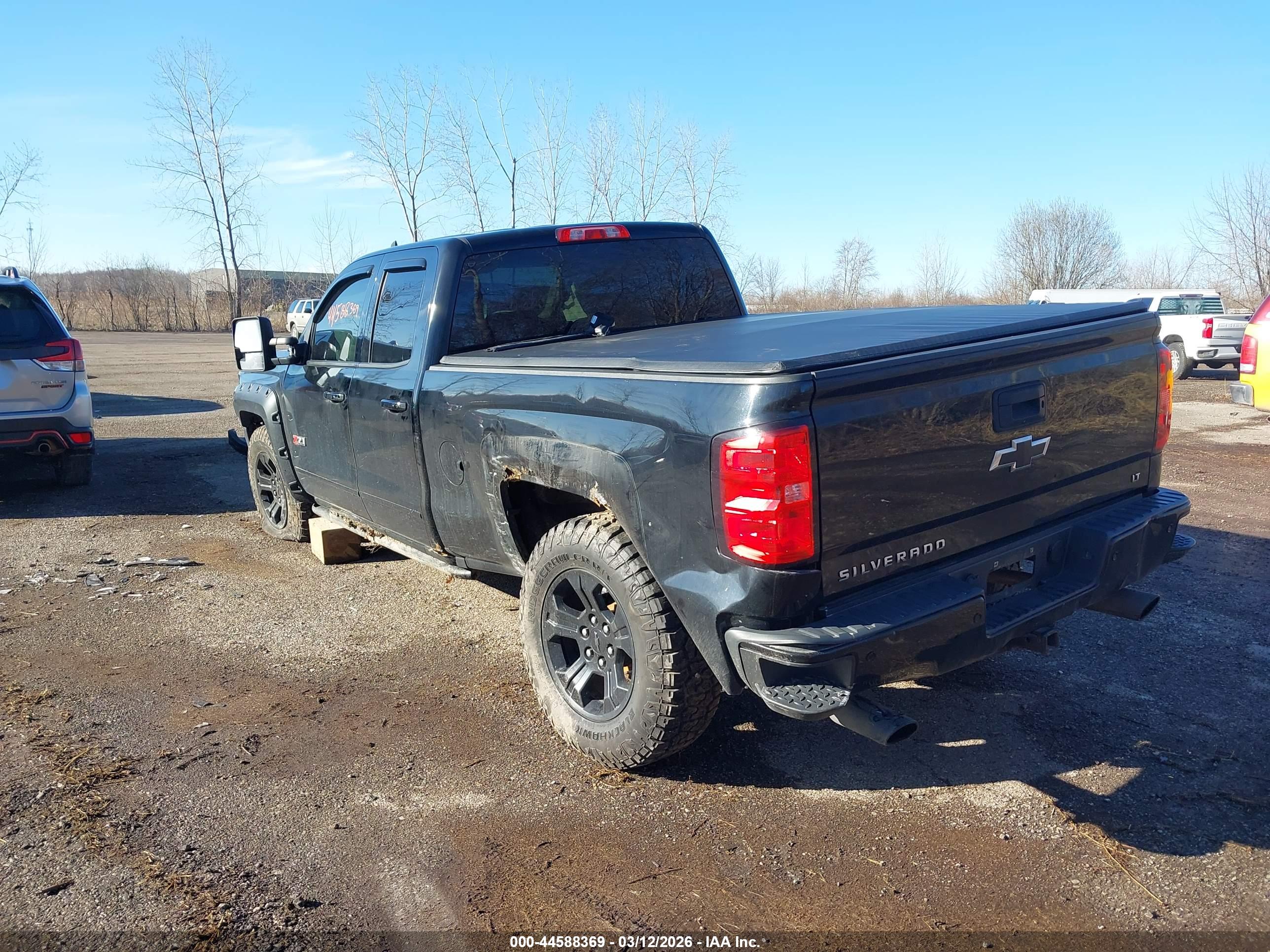 CHEVROLET SILVERADO image 3