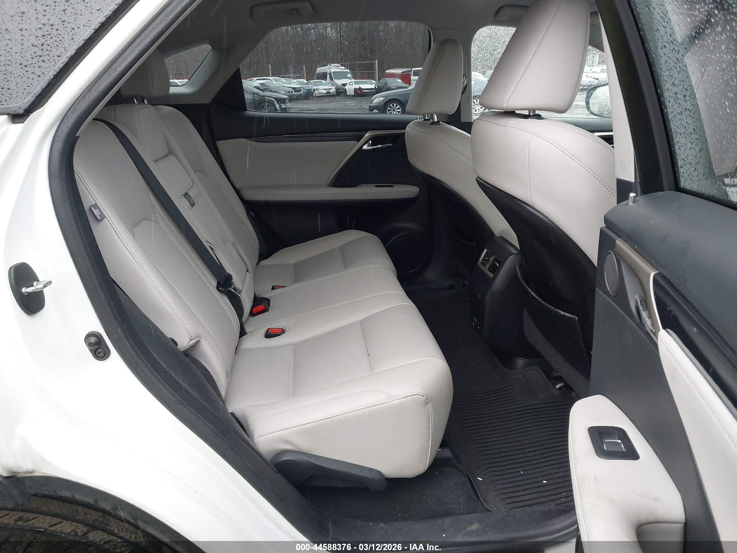 LEXUS RX image 8