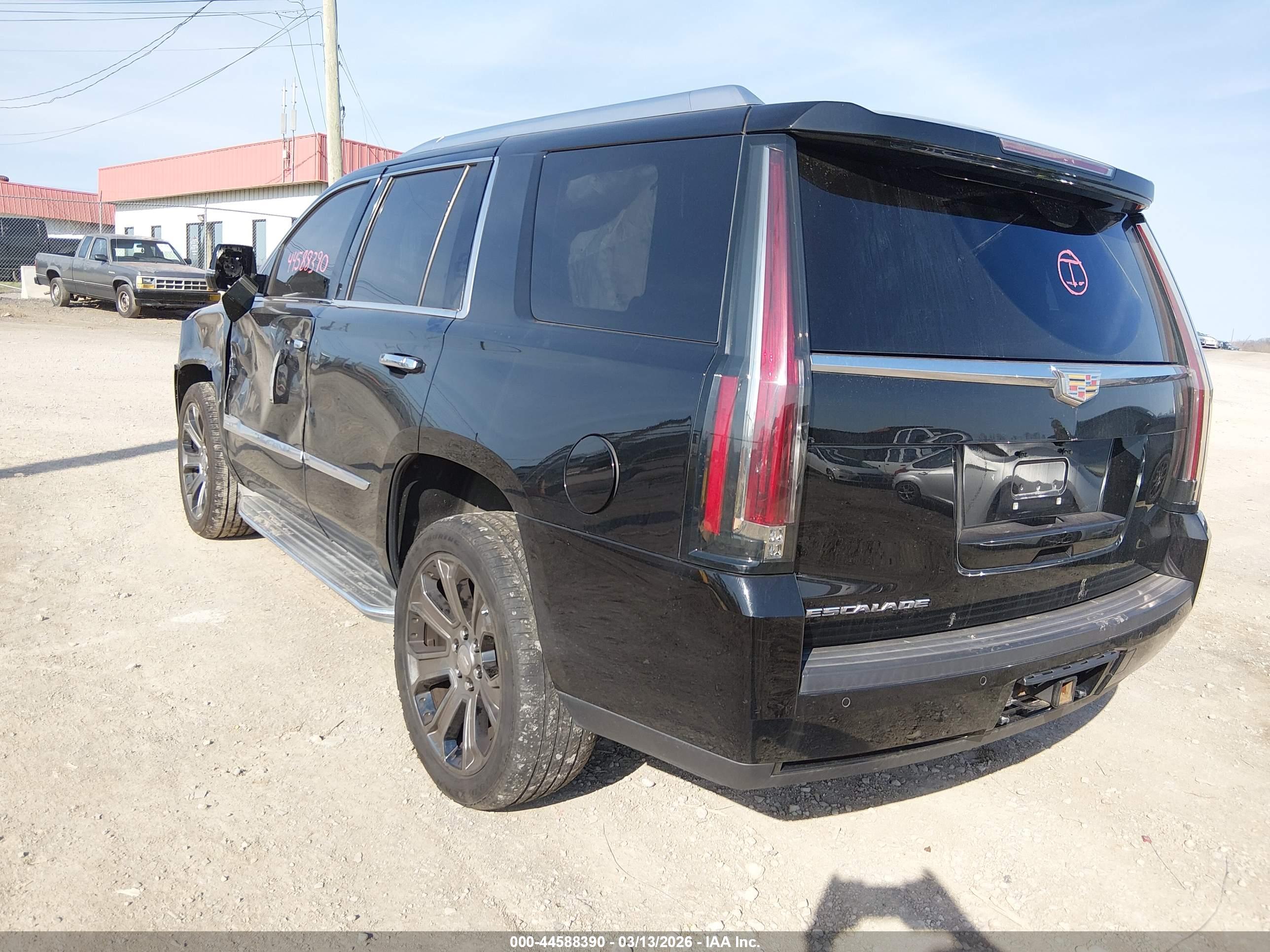 CADILLAC ESCALADE image 3