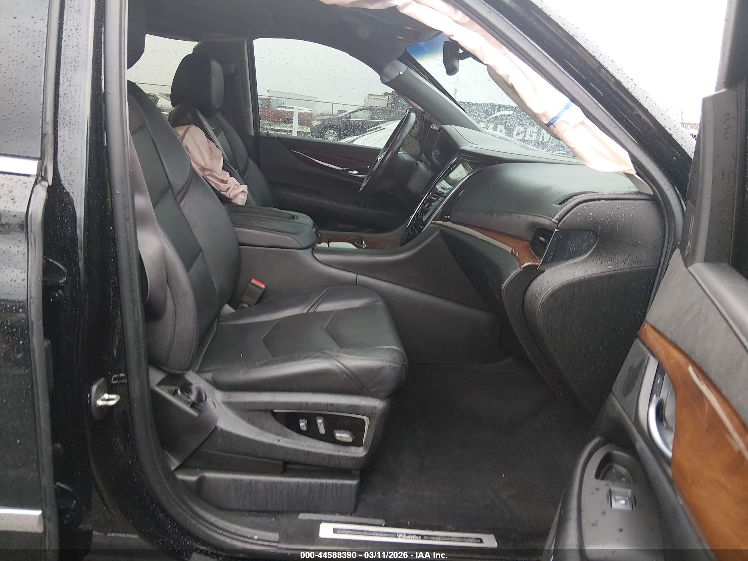 CADILLAC ESCALADE image 5