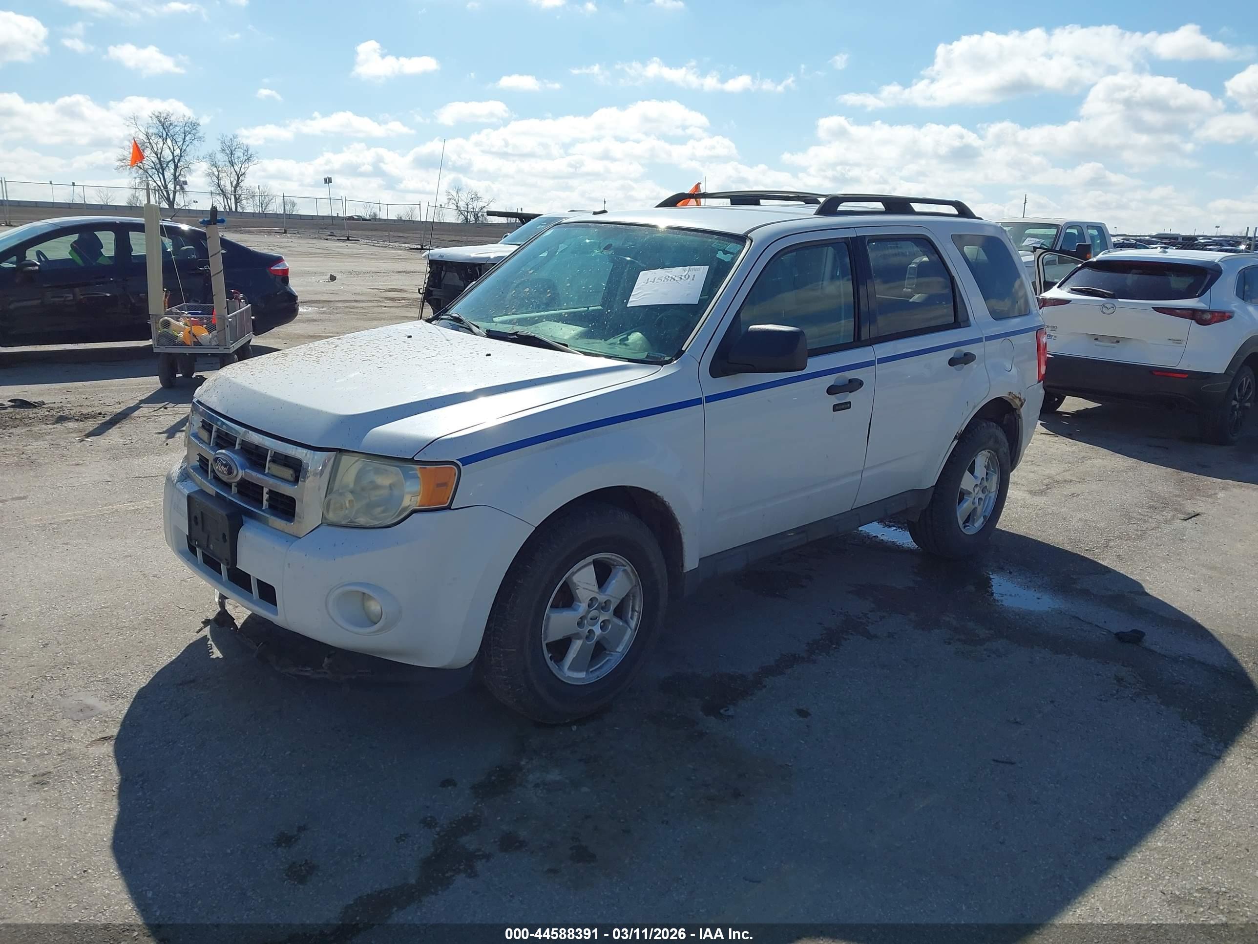 FORD ESCAPE image 2