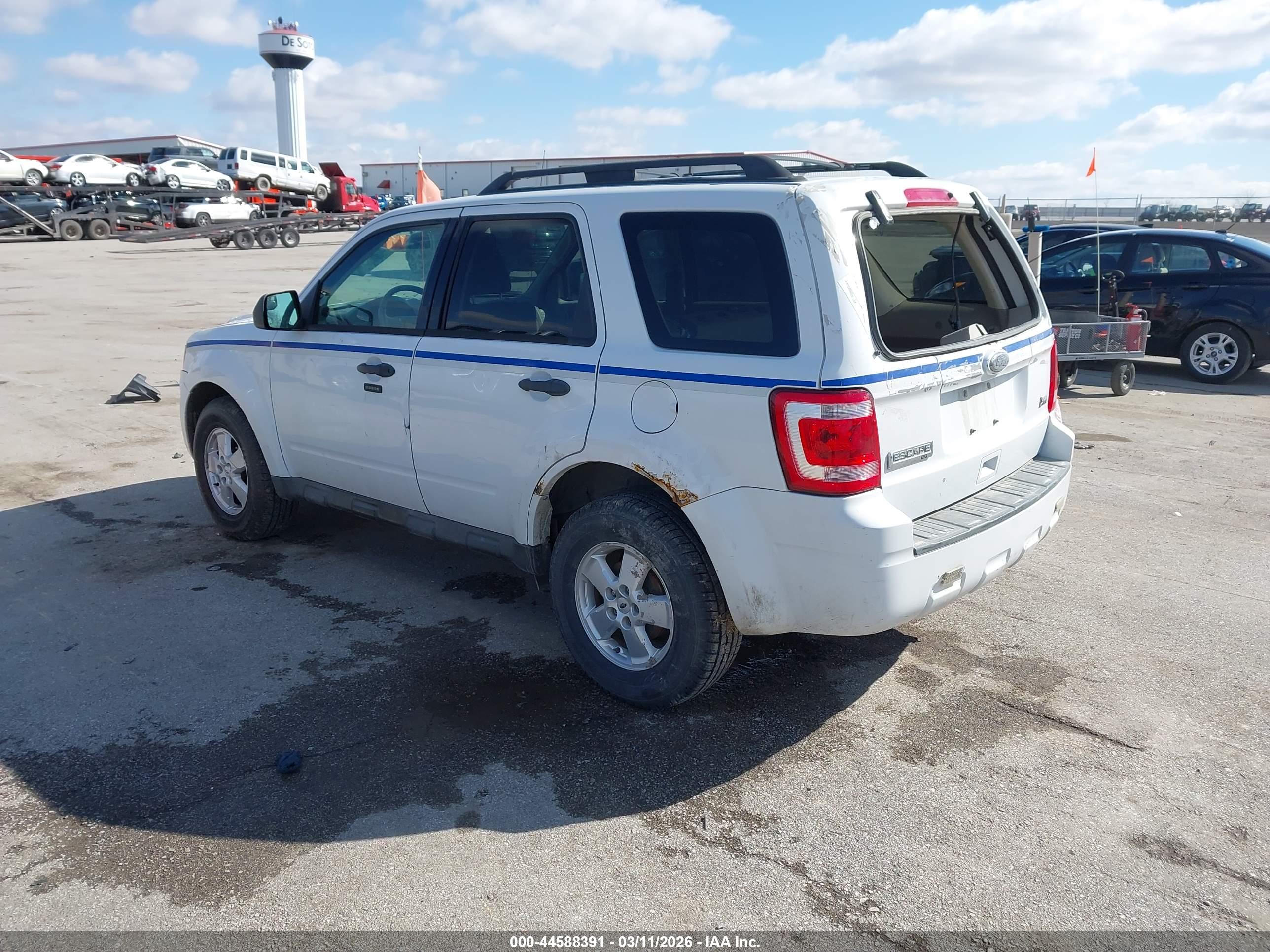 FORD ESCAPE image 3