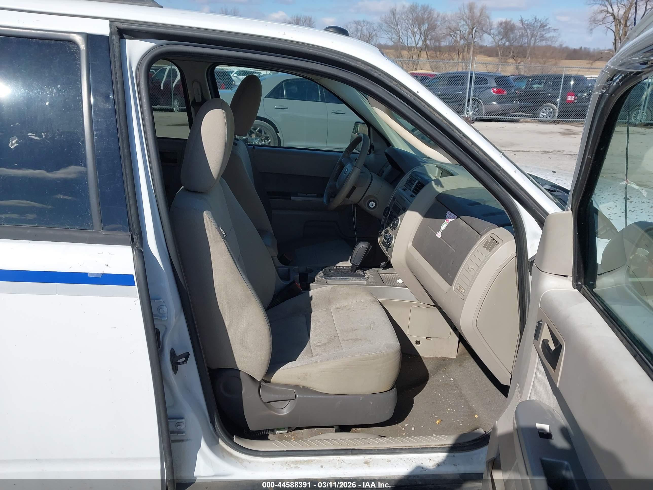 FORD ESCAPE image 5