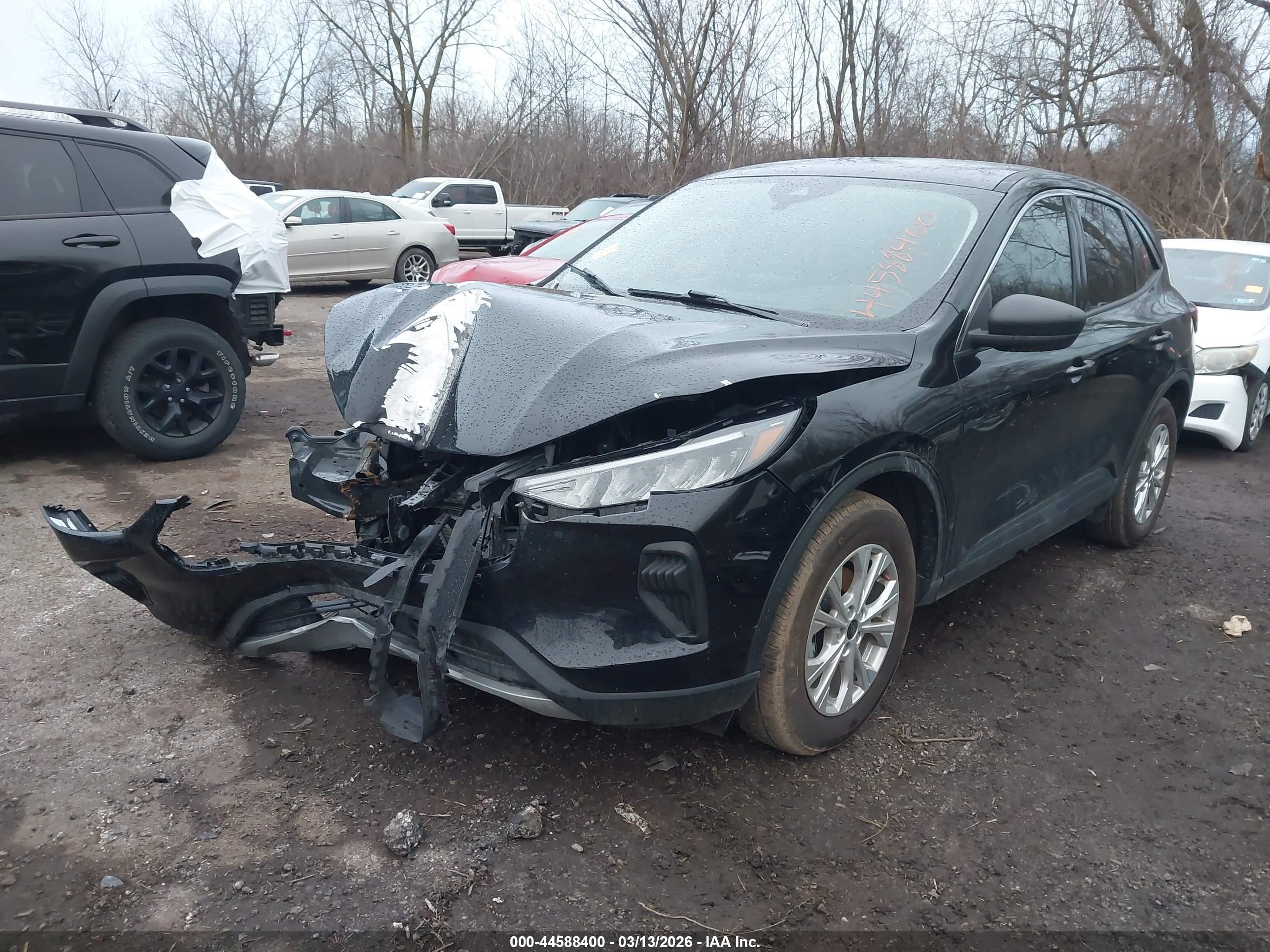 FORD ESCAPE image 2