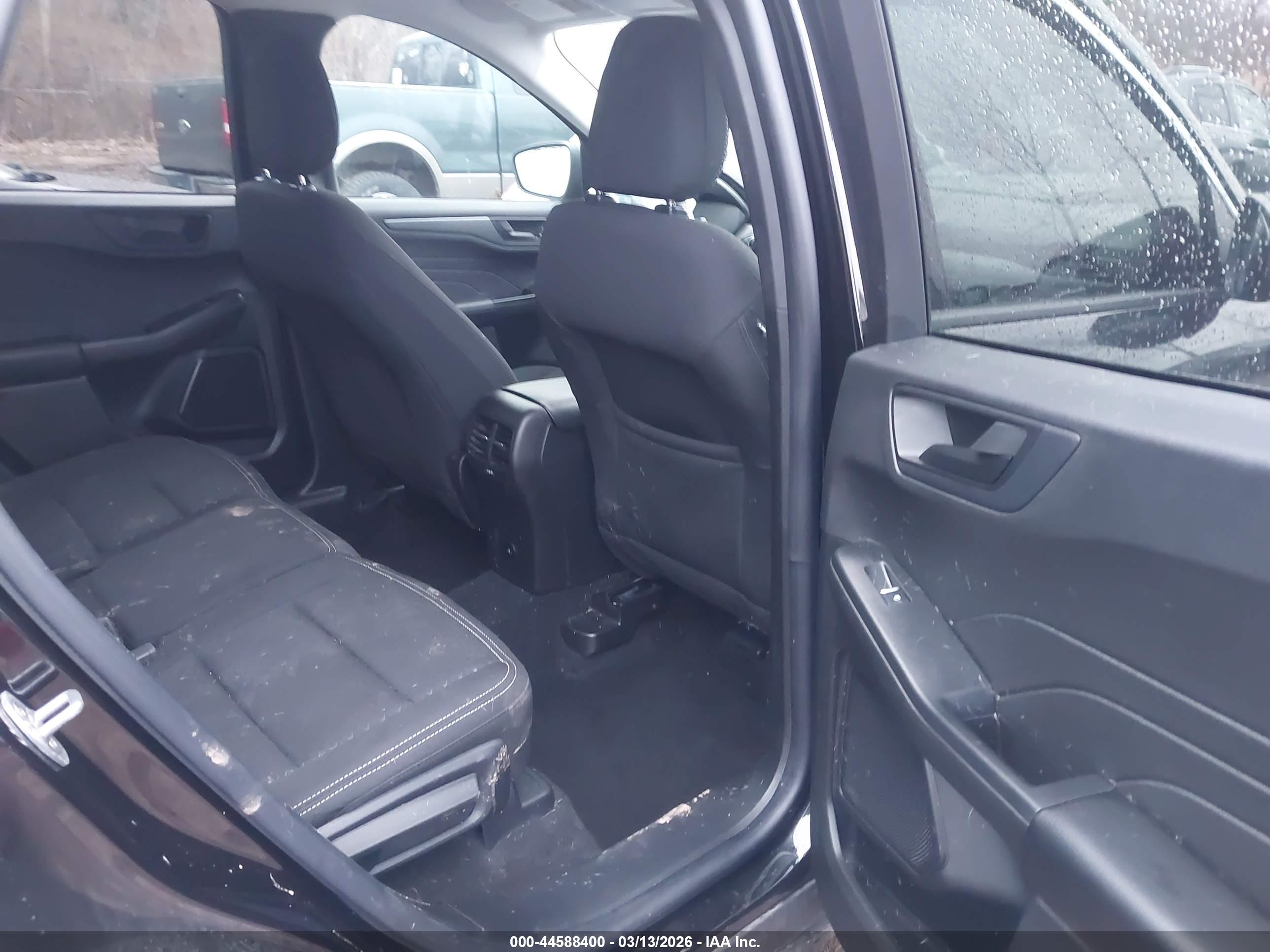 FORD ESCAPE image 8