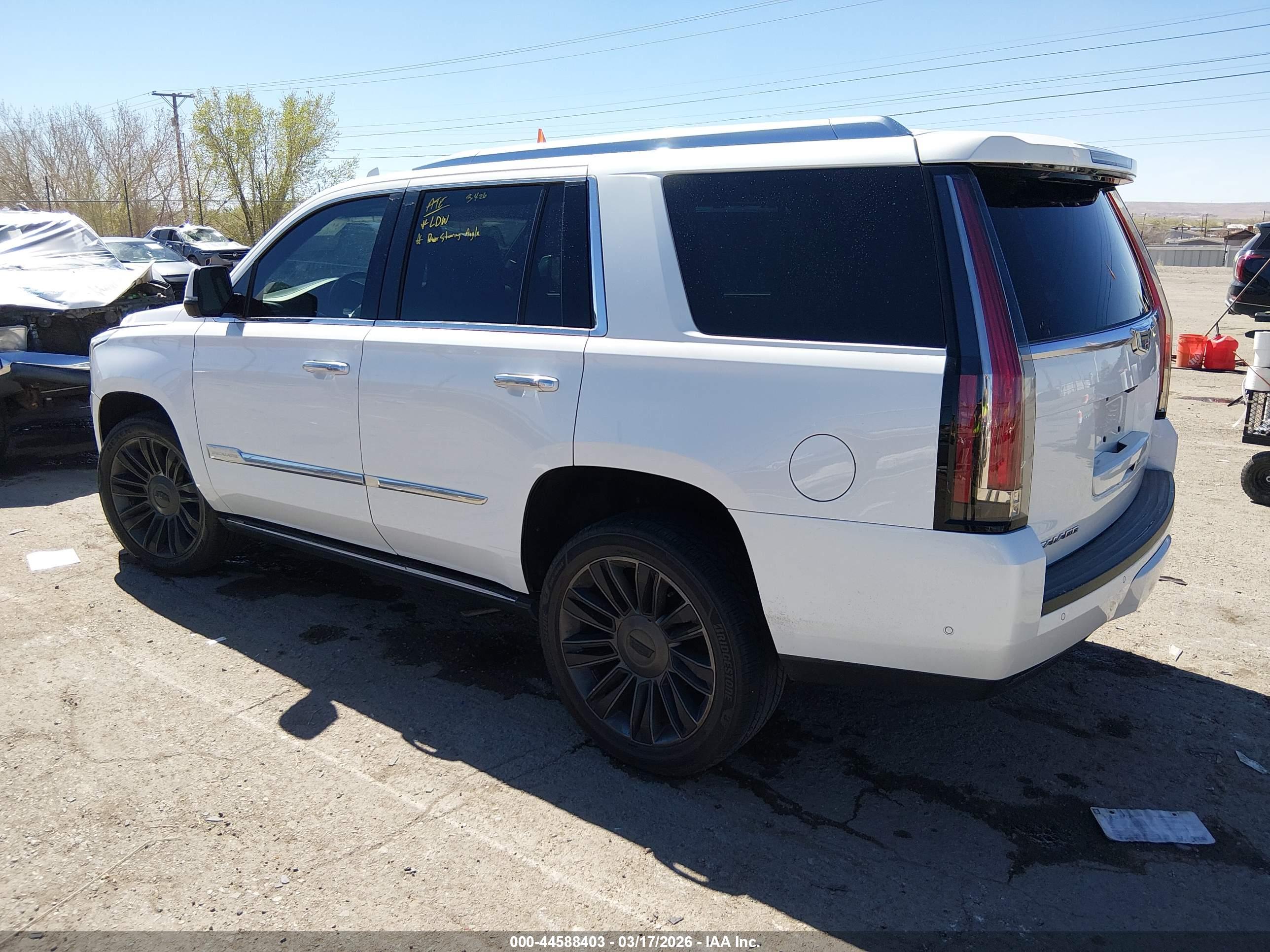 CADILLAC ESCALADE image 3
