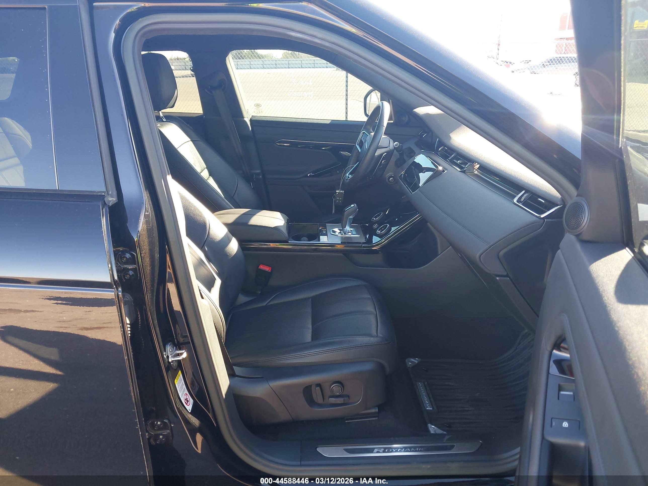 LAND ROVER image 5