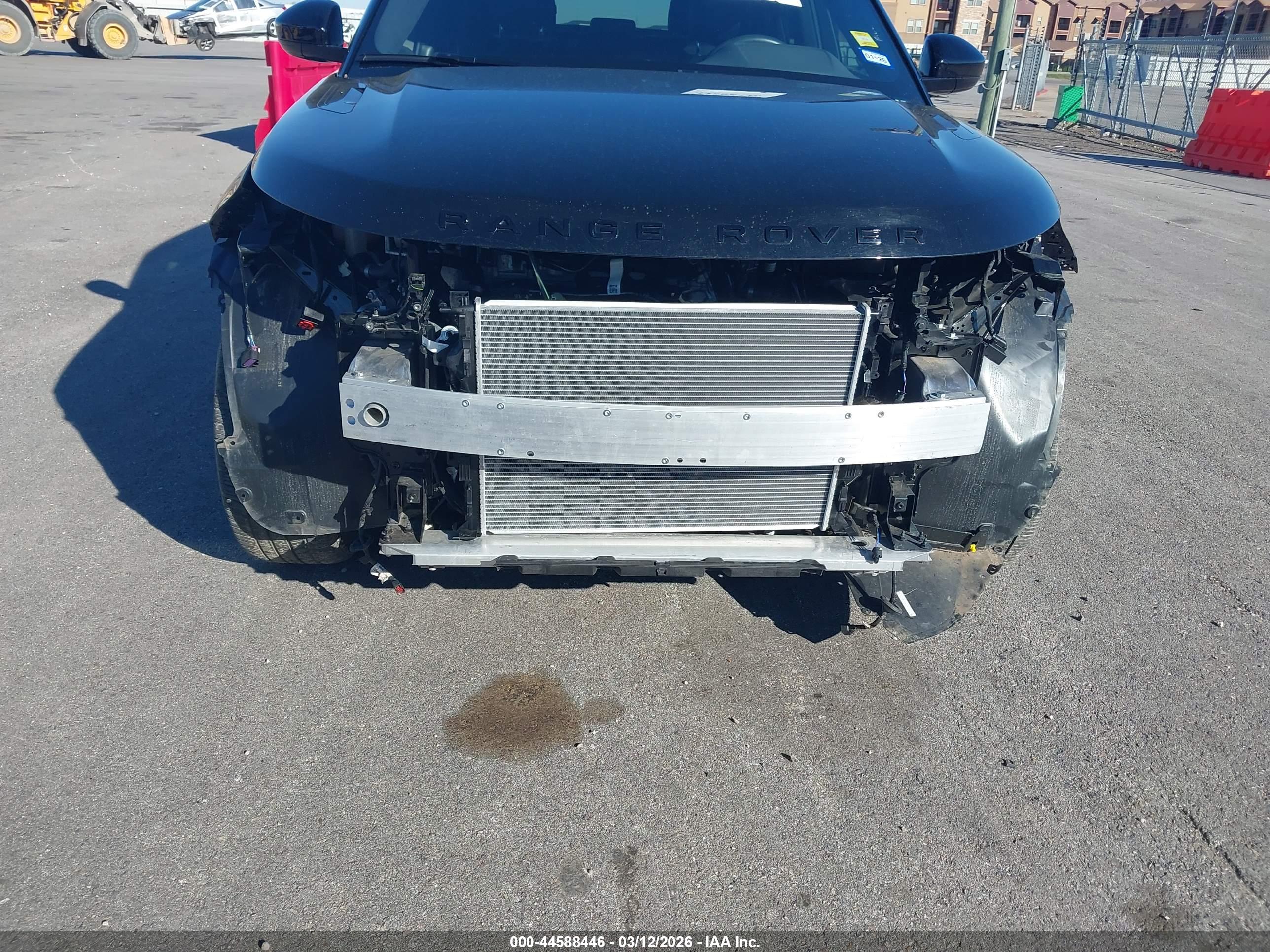 LAND ROVER image 6