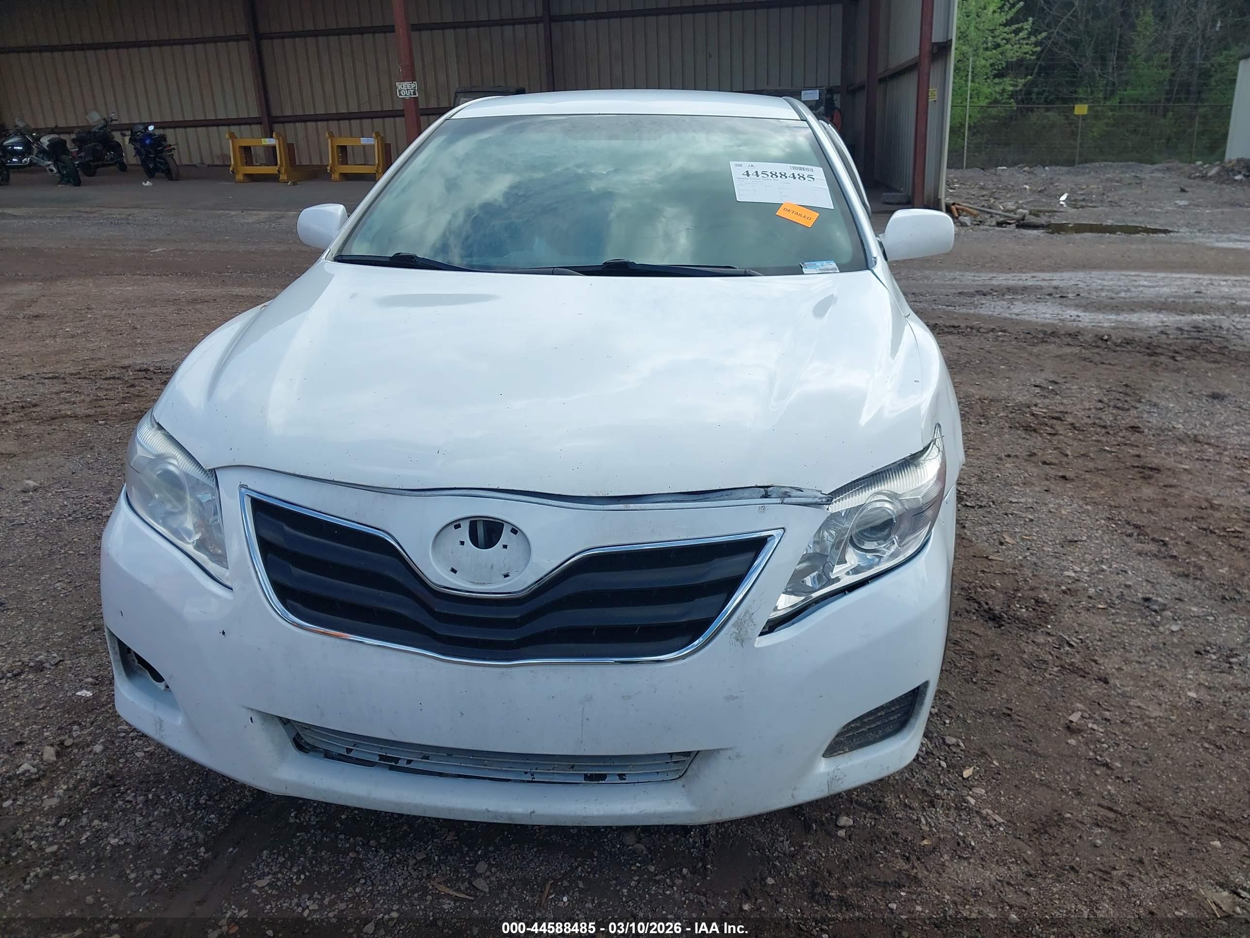 TOYOTA CAMRY image 6