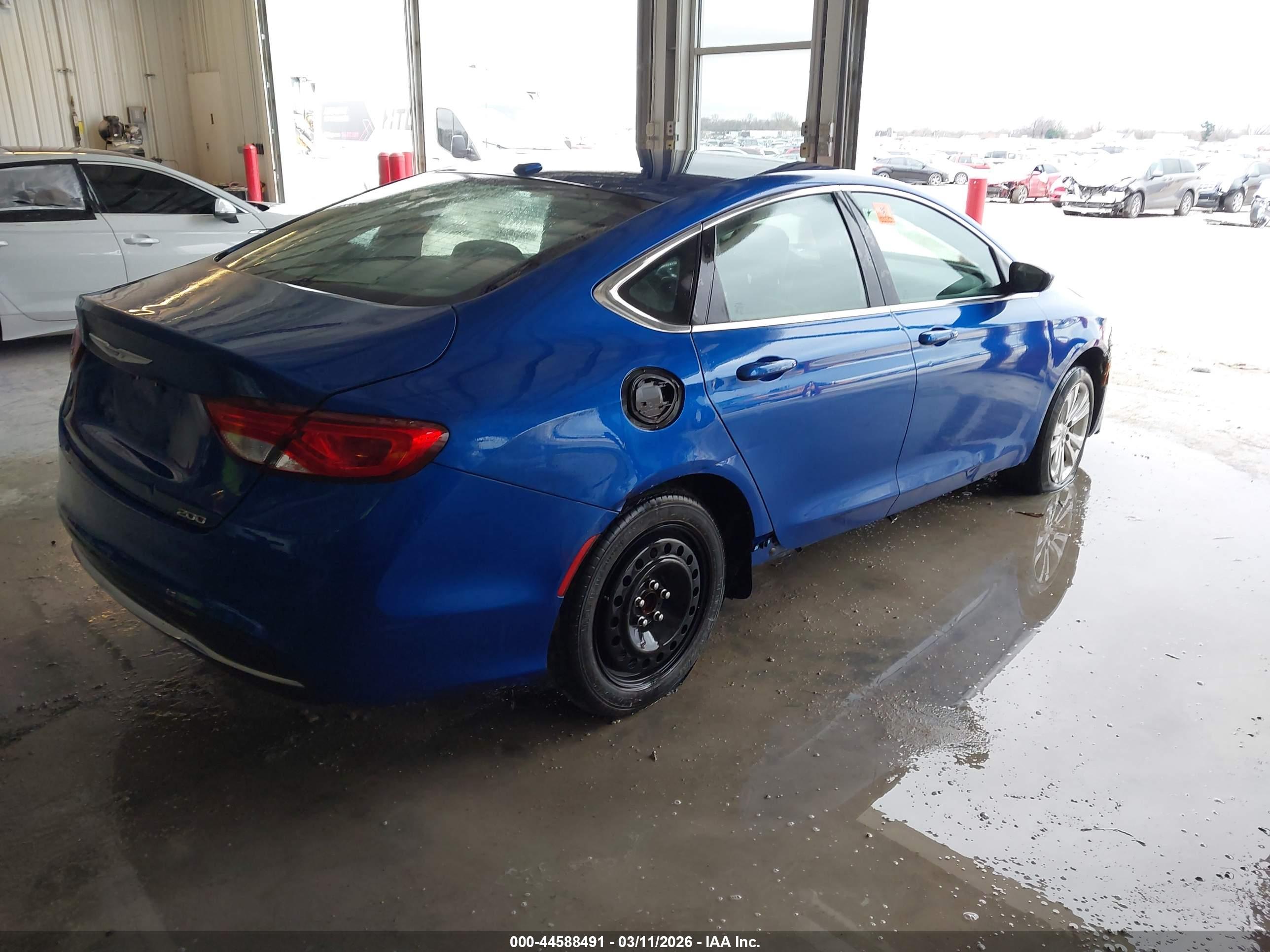 CHRYSLER 200 image 4