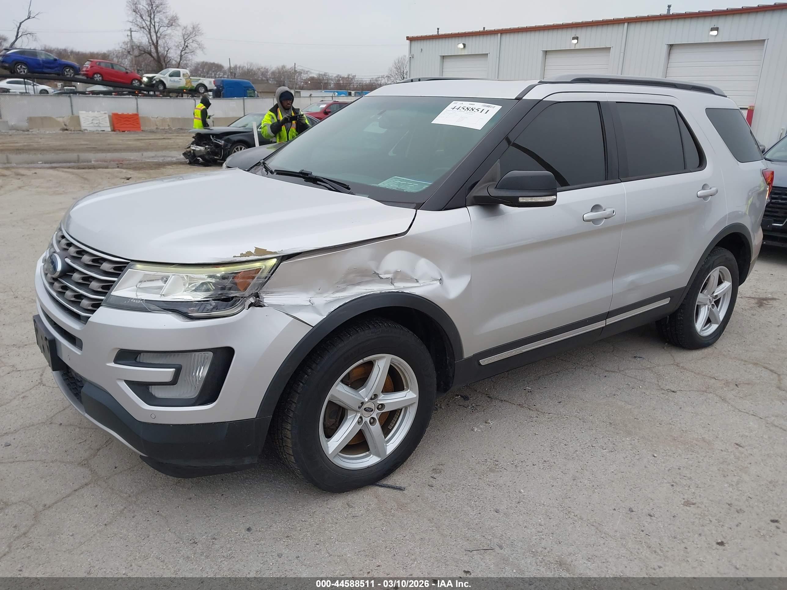 FORD EXPLORER image 2