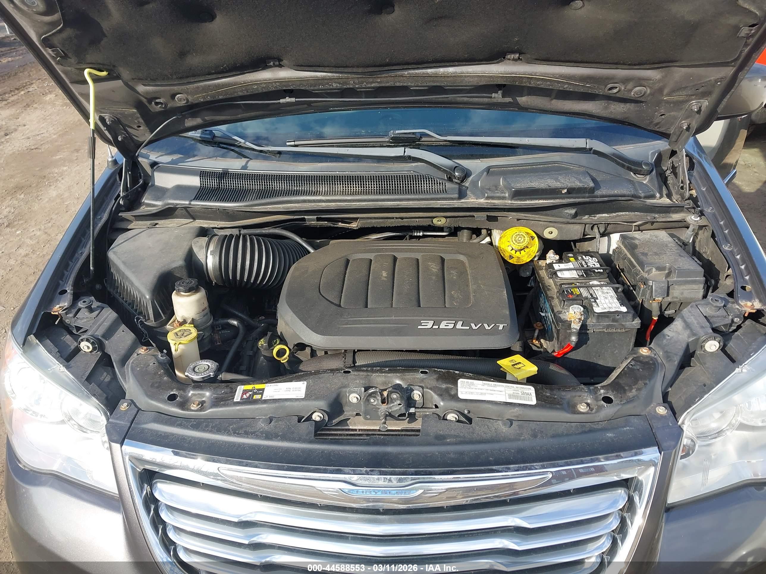 CHRYSLER TOWN image 10