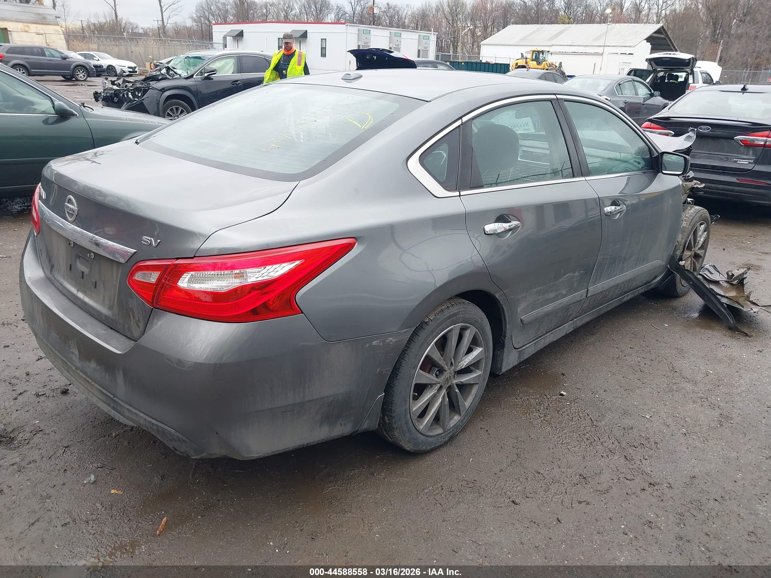 NISSAN ALTIMA image 4