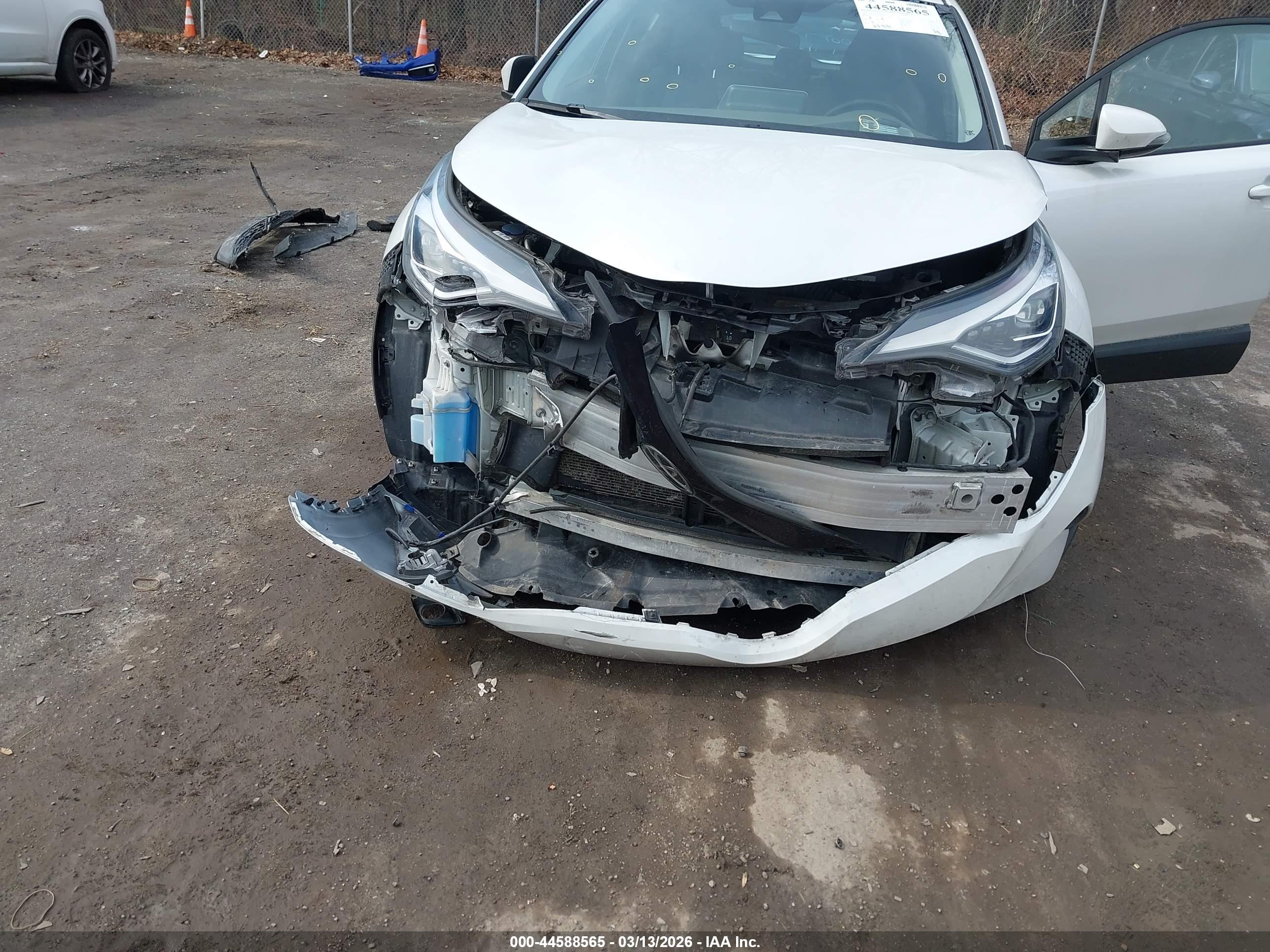 TOYOTA C-HR image 6
