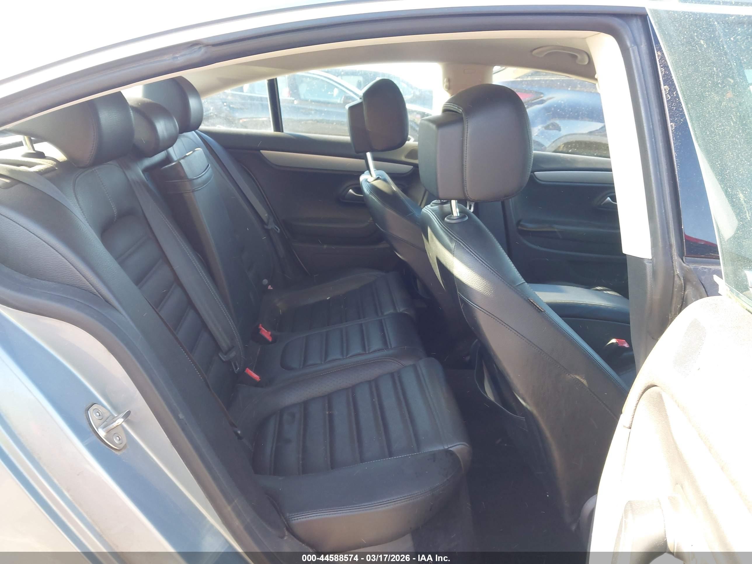 VOLKSWAGEN CC image 8