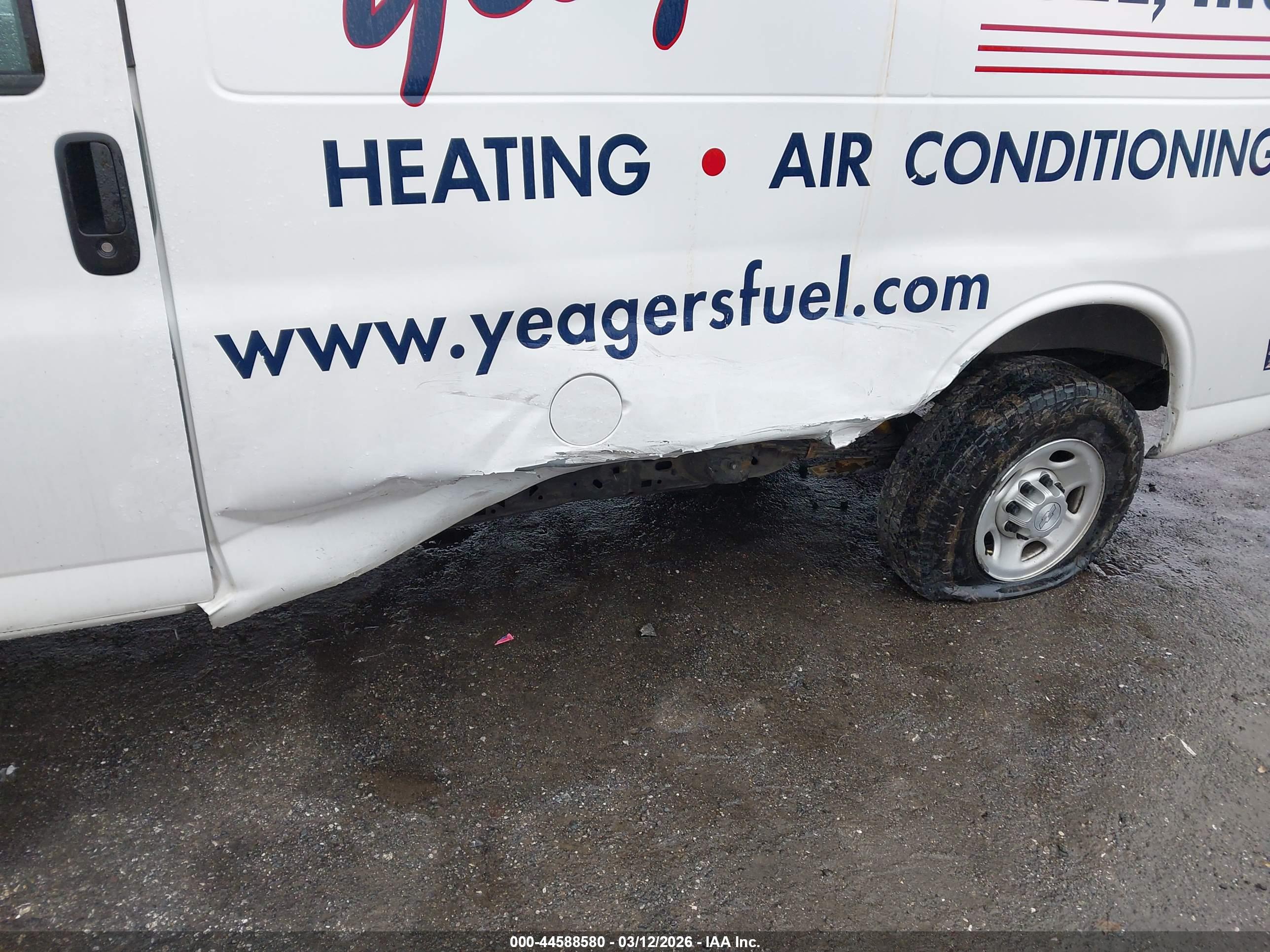 CHEVROLET EXPRESS image 6