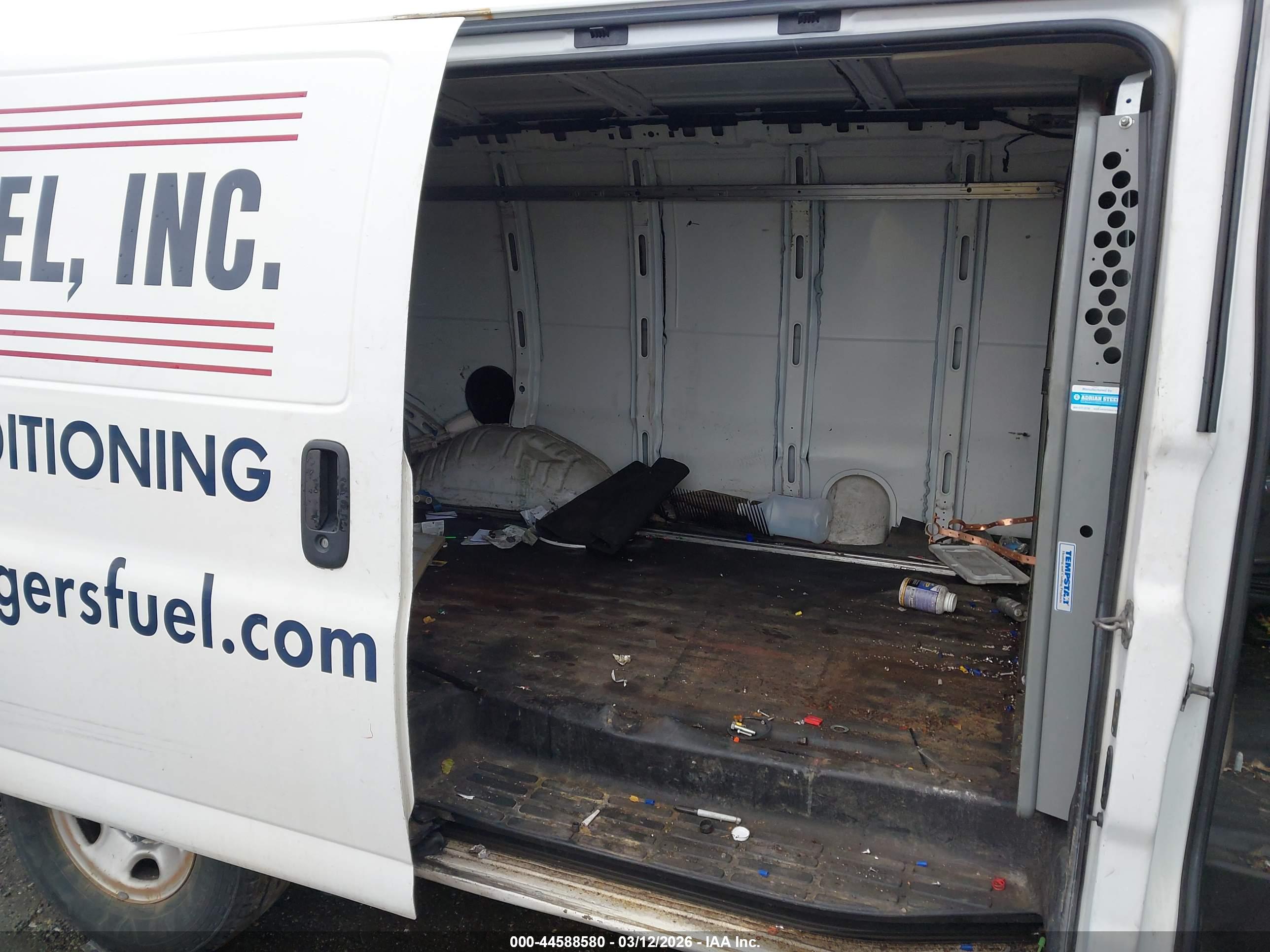 CHEVROLET EXPRESS image 8