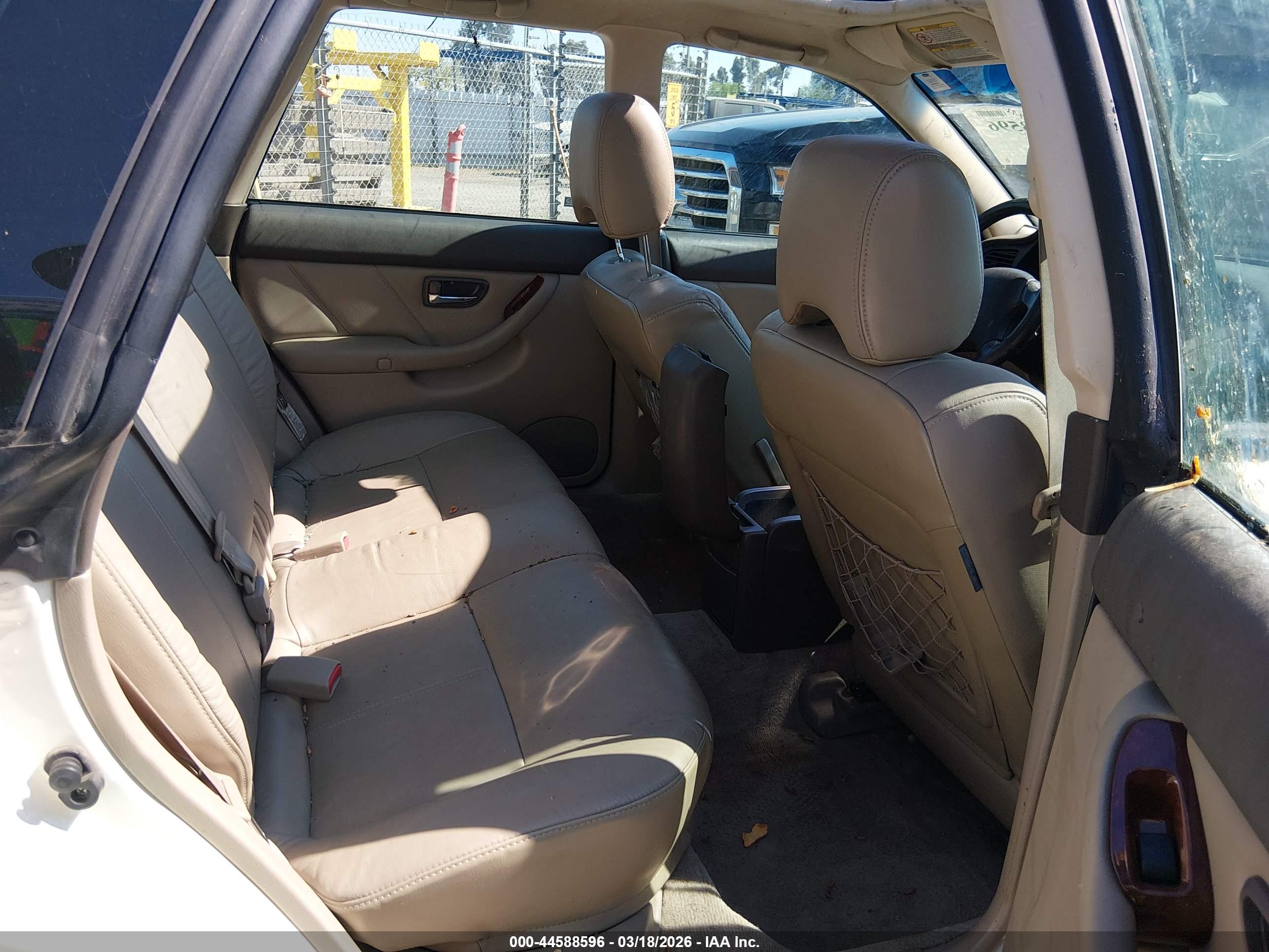 SUBARU OUTBACK image 8