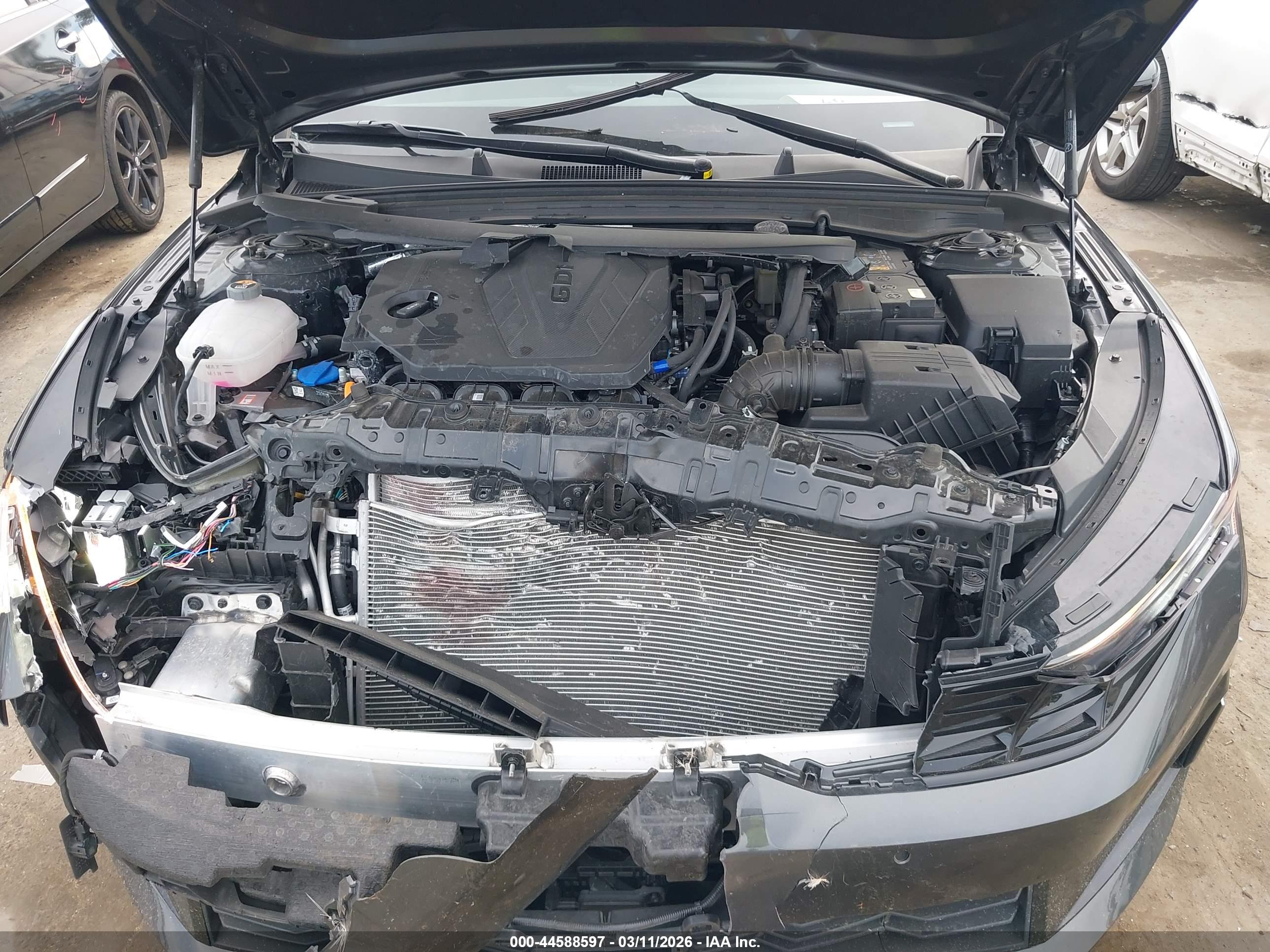 KIA K5 image 10