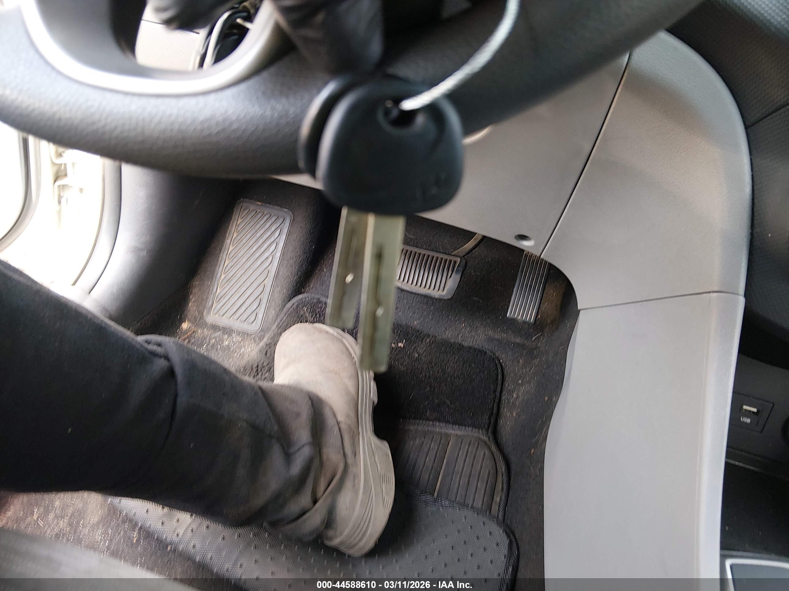 HYUNDAI ACCENT image 11