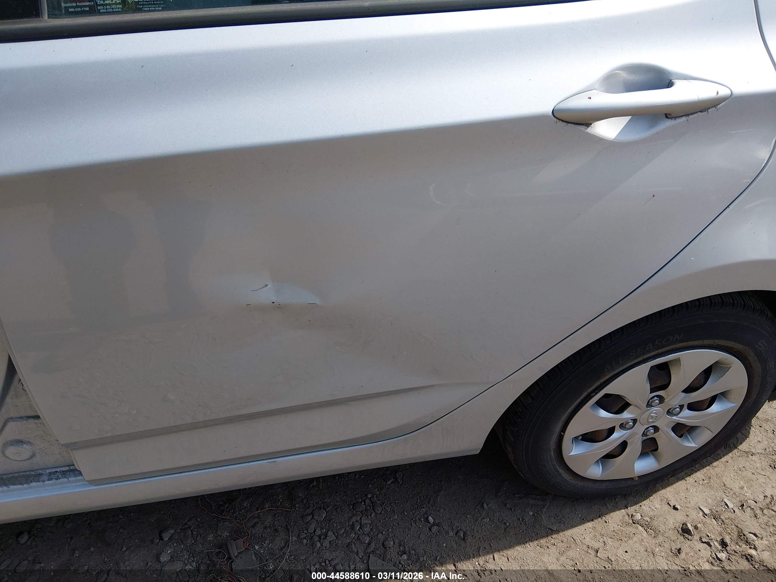 HYUNDAI ACCENT image 6