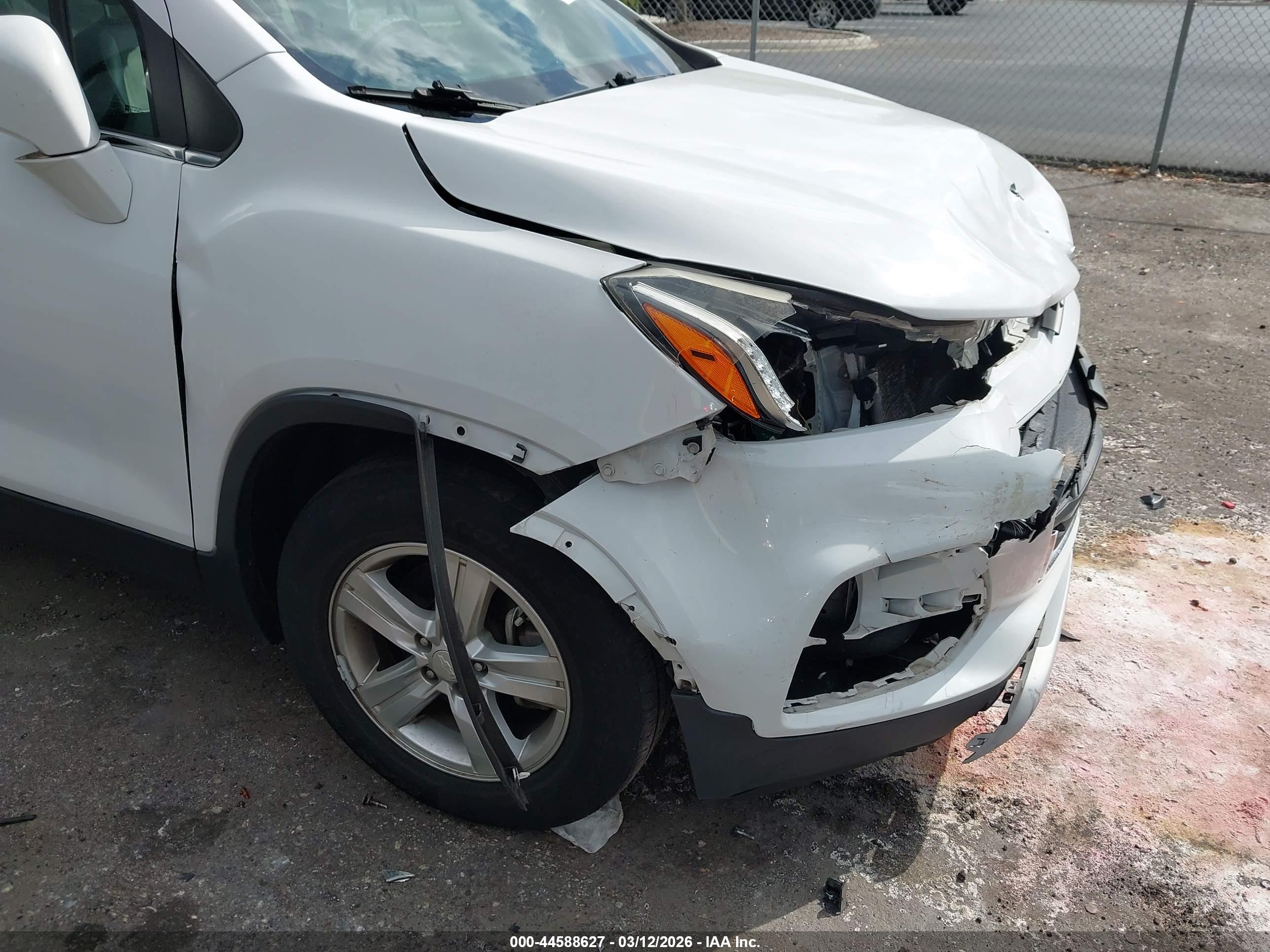 CHEVROLET TRAX image 6