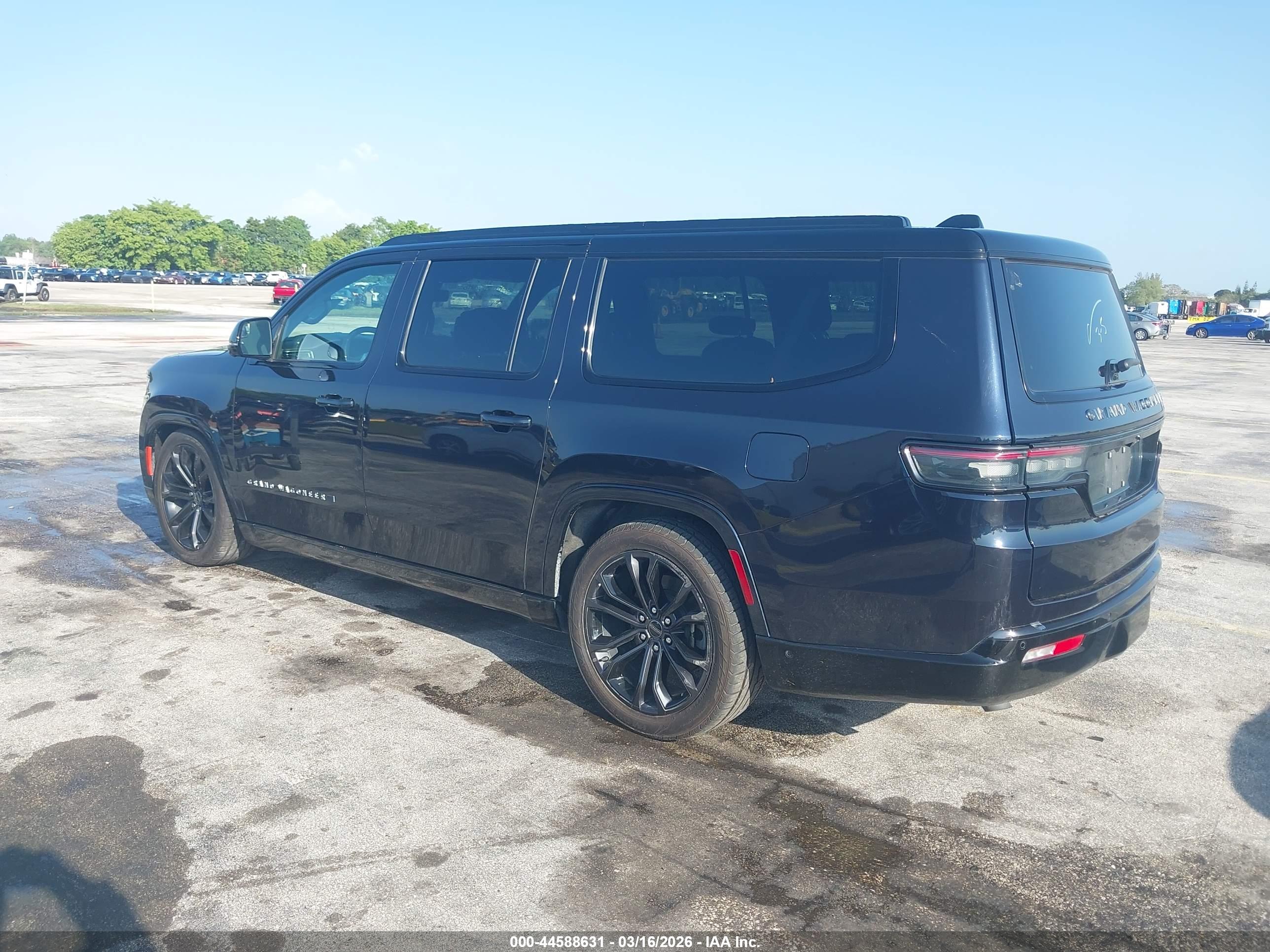 JEEP GRAND image 3