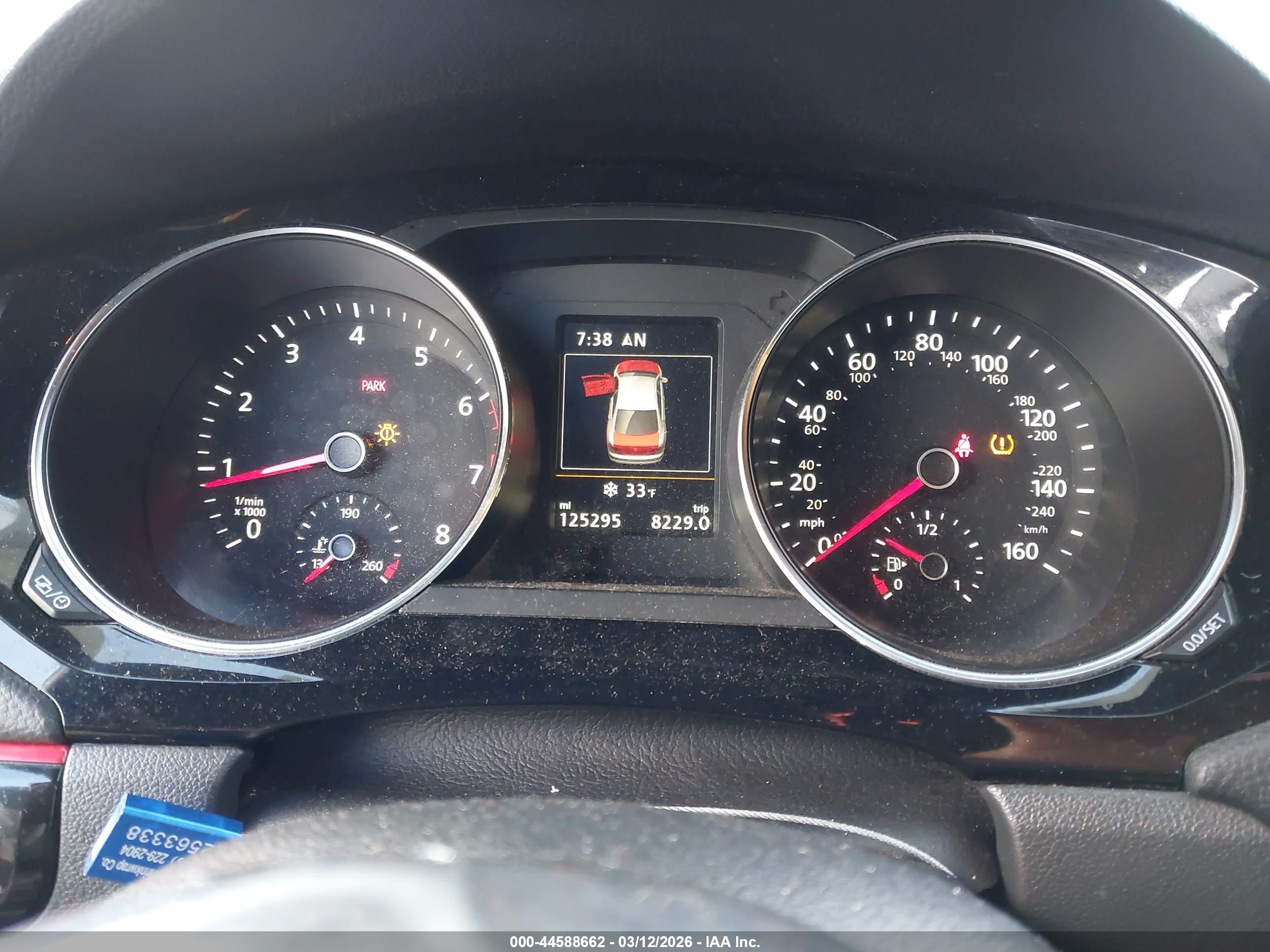 VOLKSWAGEN JETTA image 7