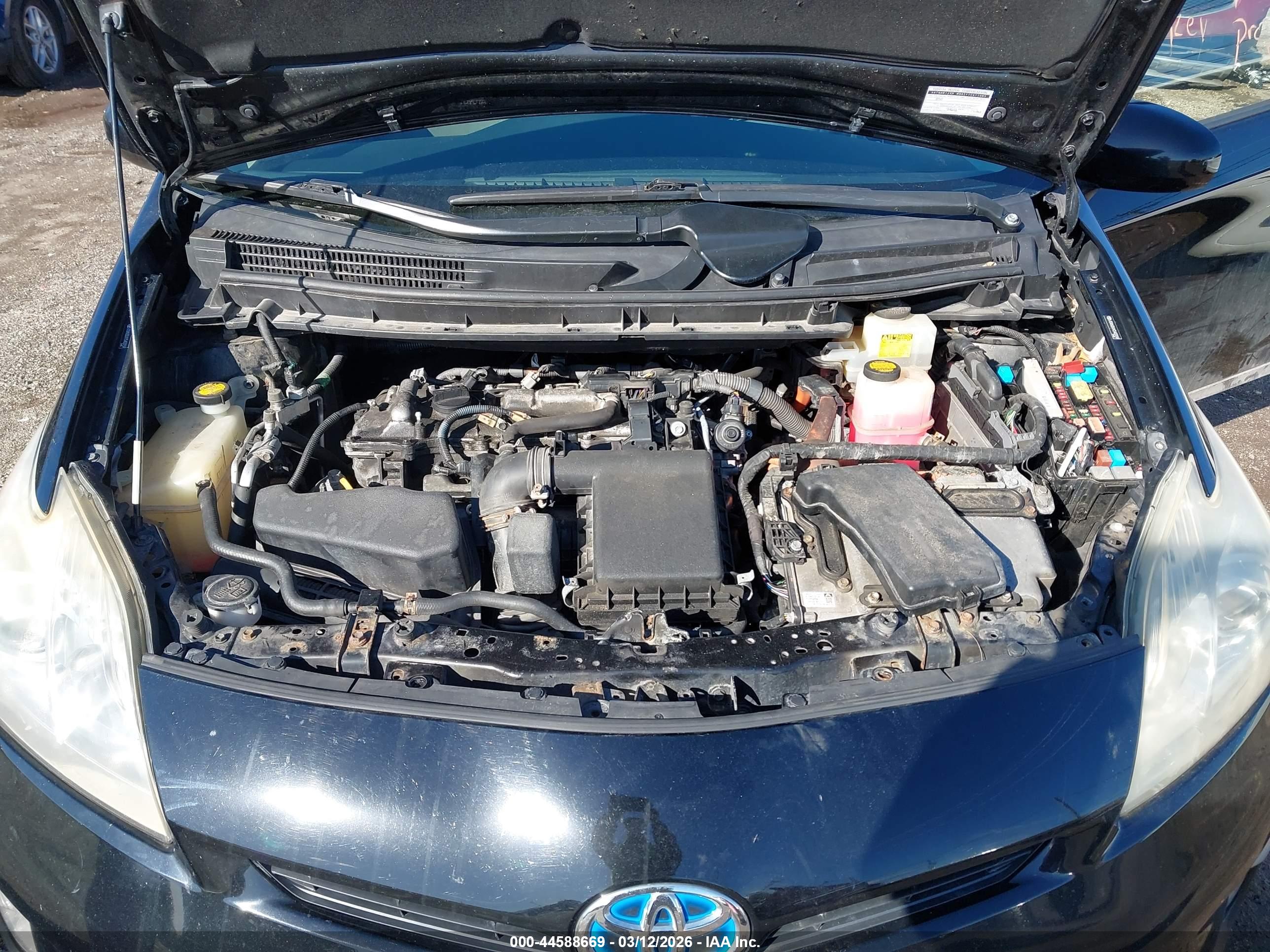 TOYOTA PRIUS image 10