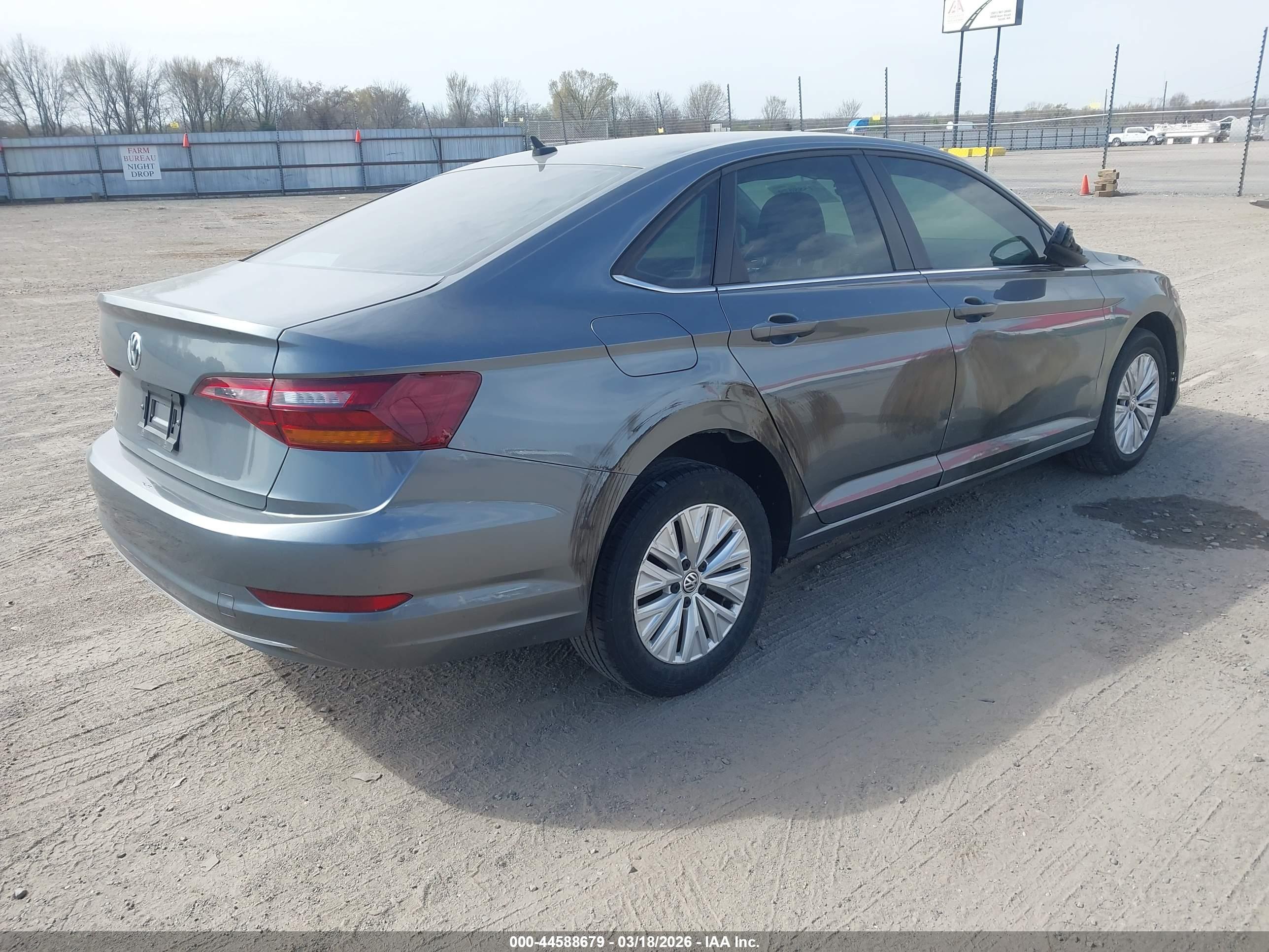 VOLKSWAGEN JETTA image 4