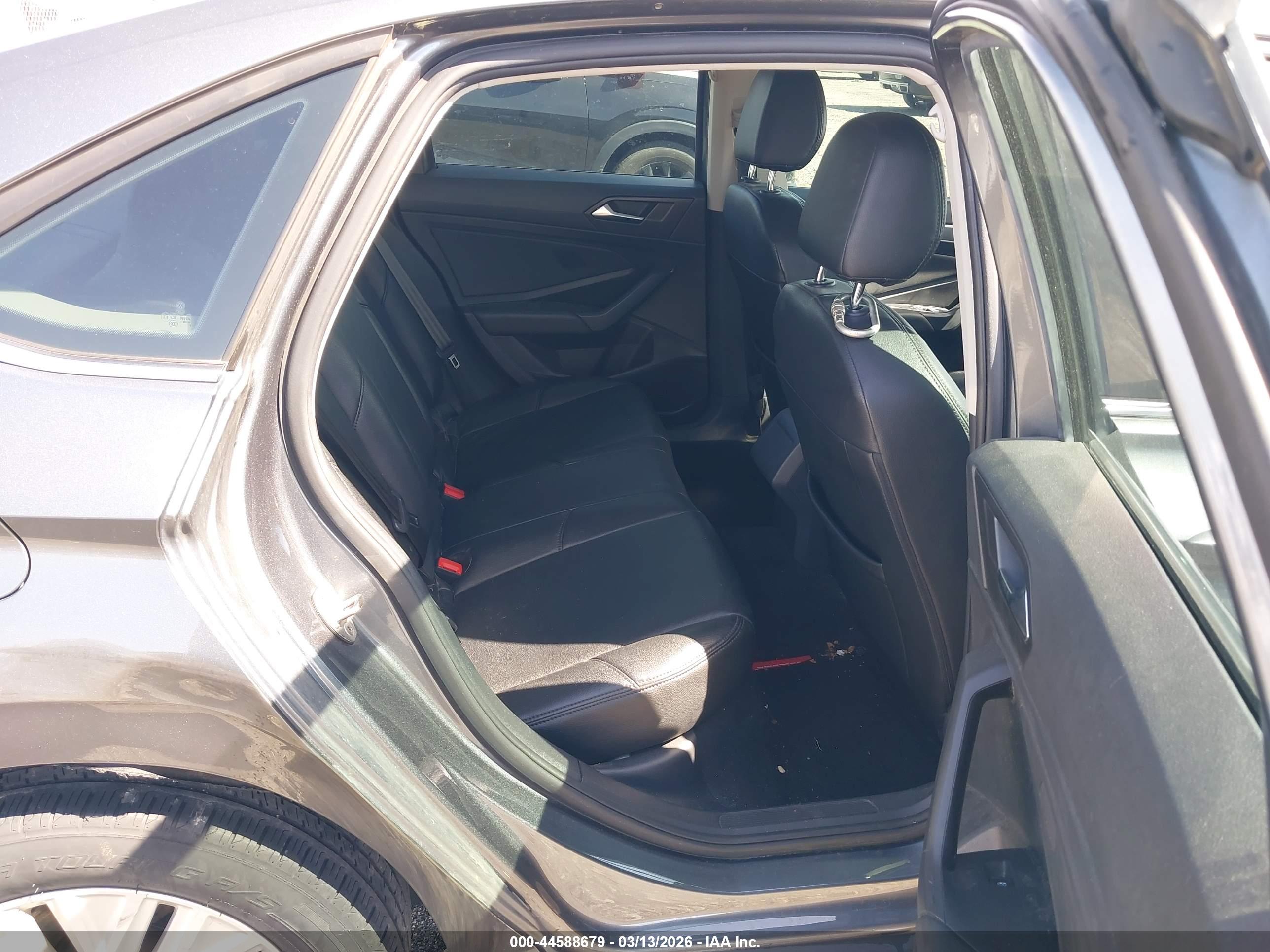 VOLKSWAGEN JETTA image 8