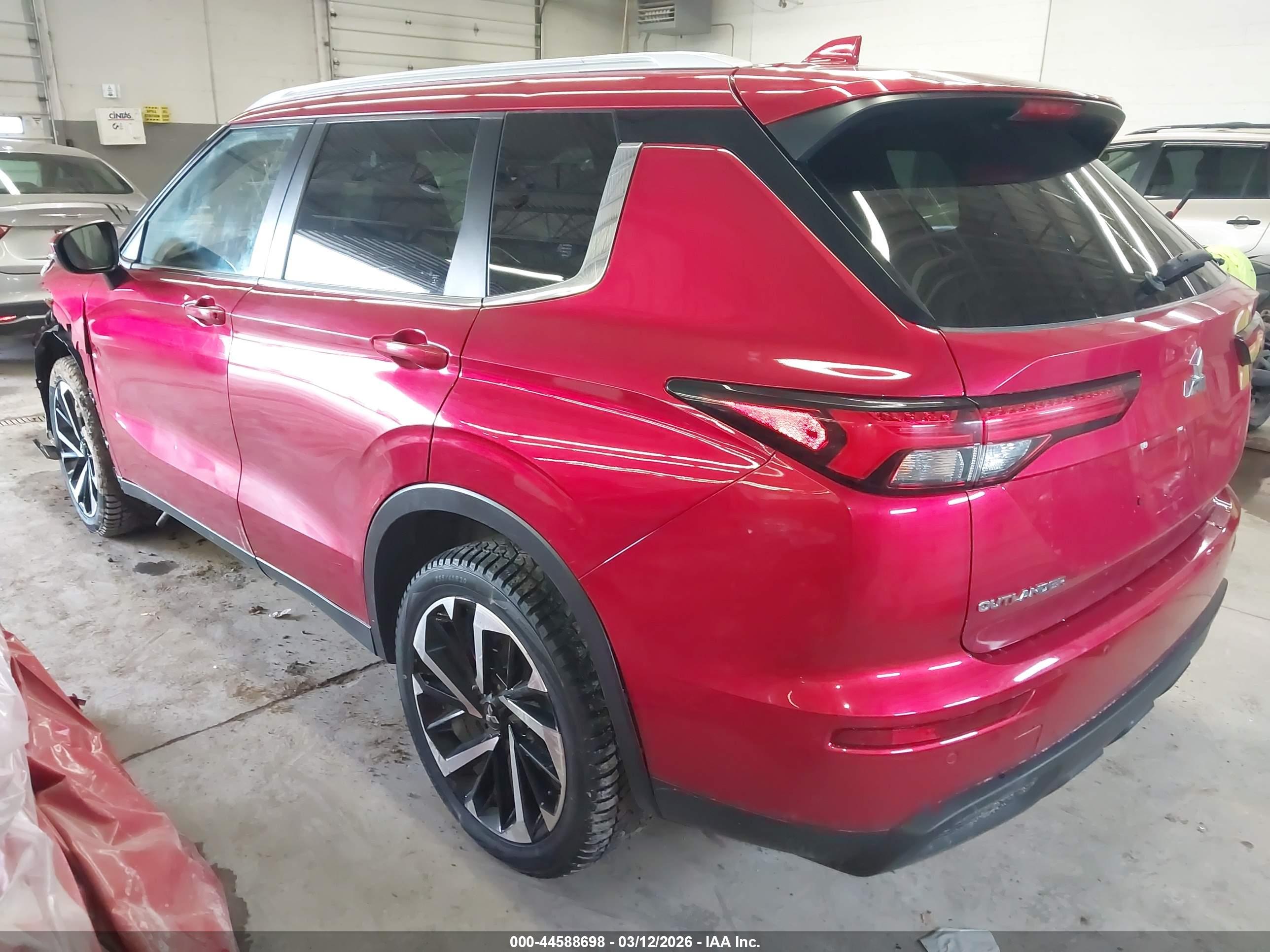 MITSUBISHI OUTLANDER image 3