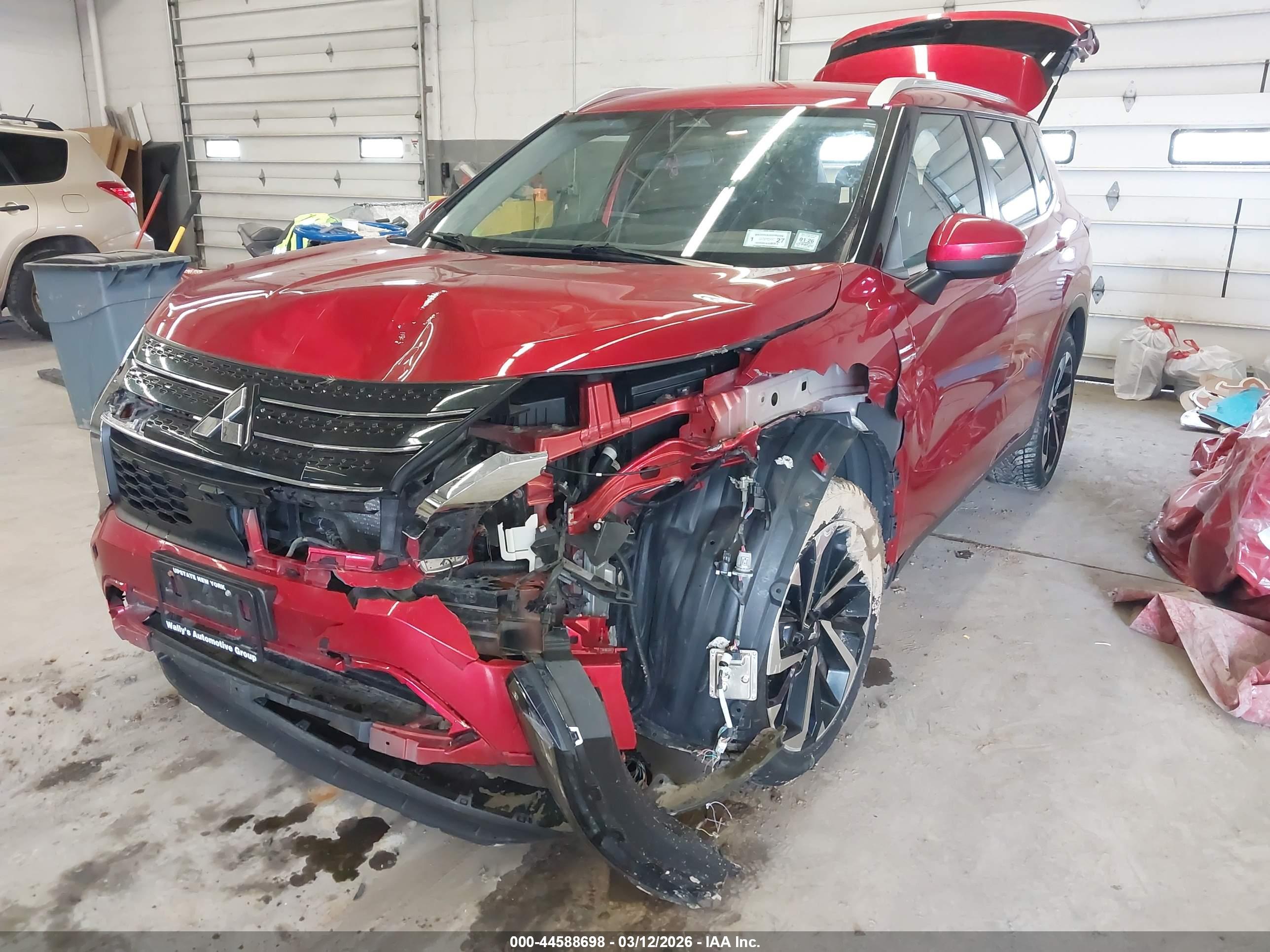 MITSUBISHI OUTLANDER image 6