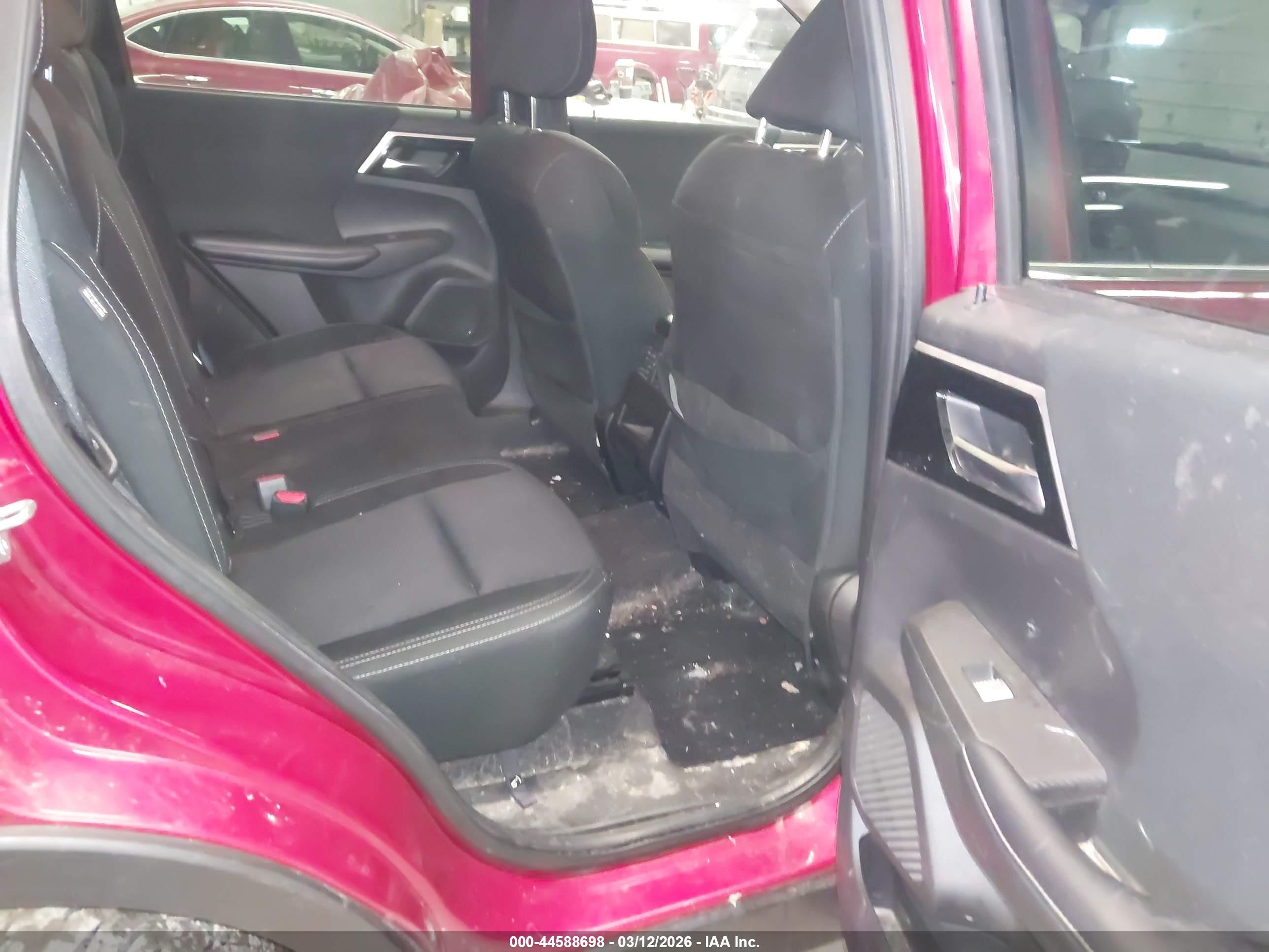 MITSUBISHI OUTLANDER image 8