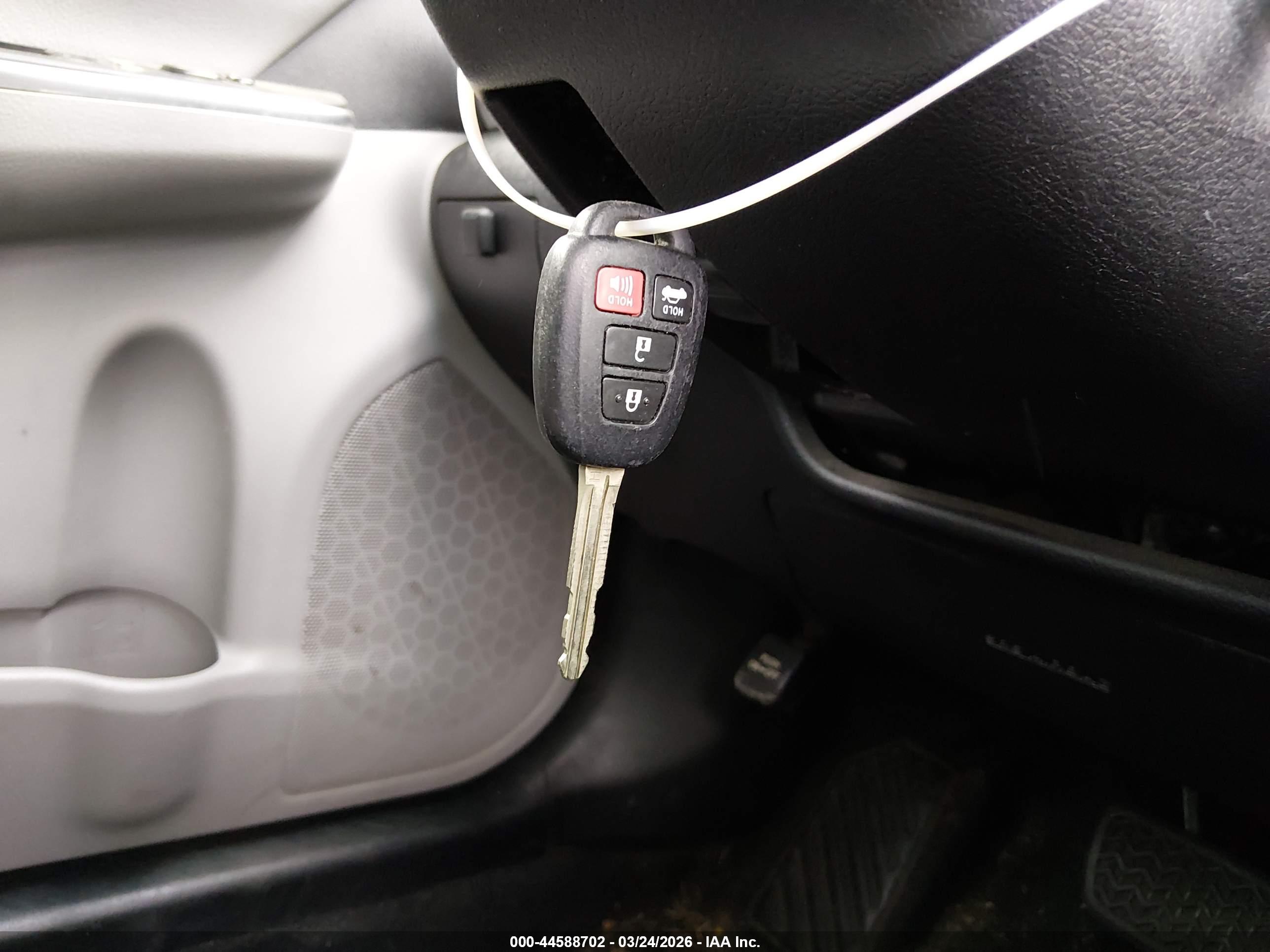 TOYOTA CAMRY image 11