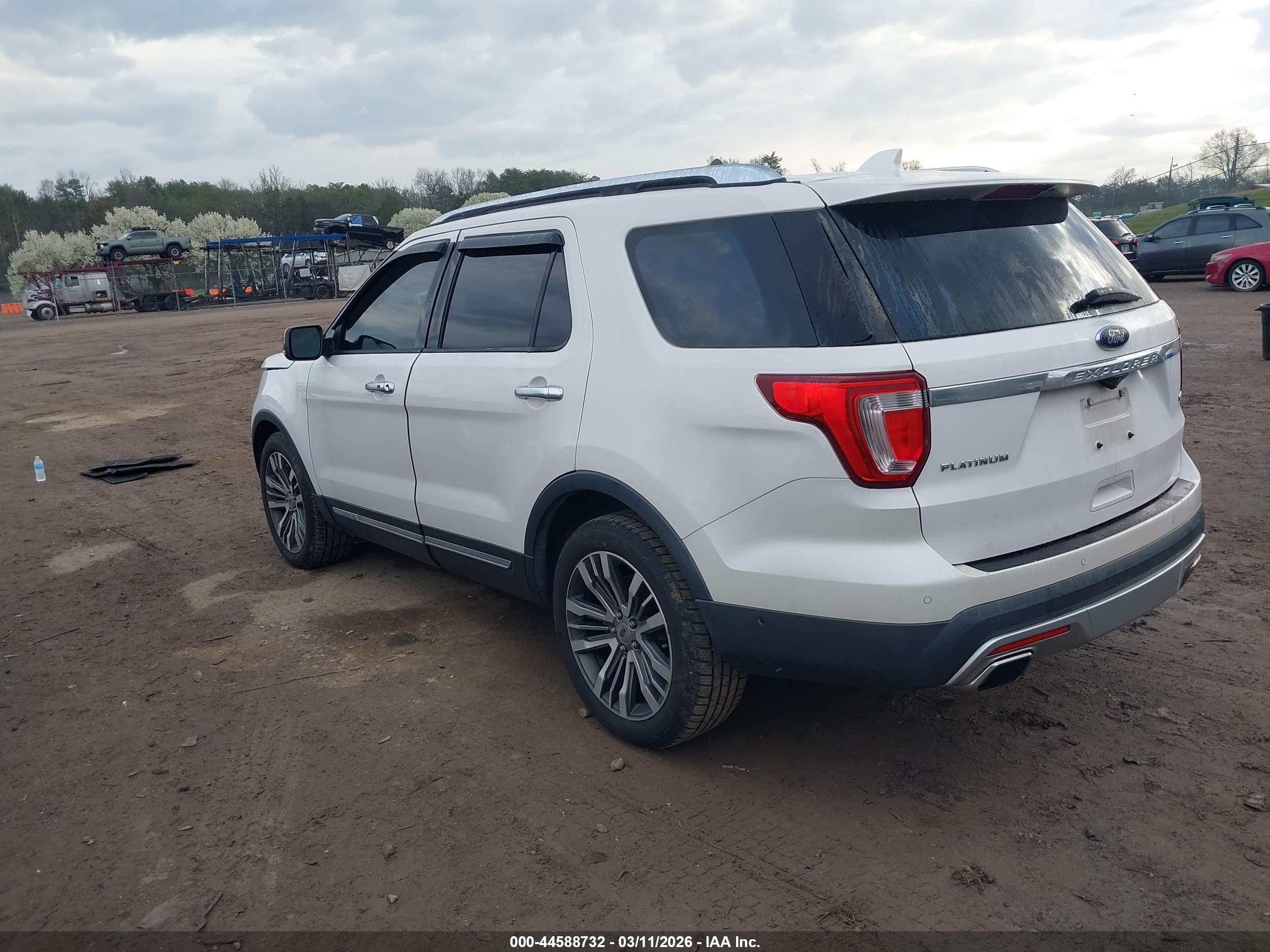 FORD EXPLORER image 3