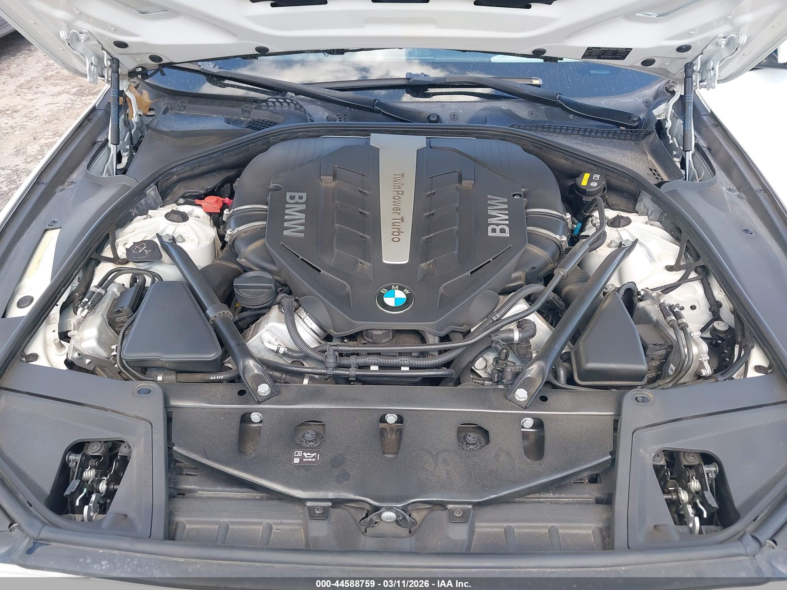 BMW 550I image 10