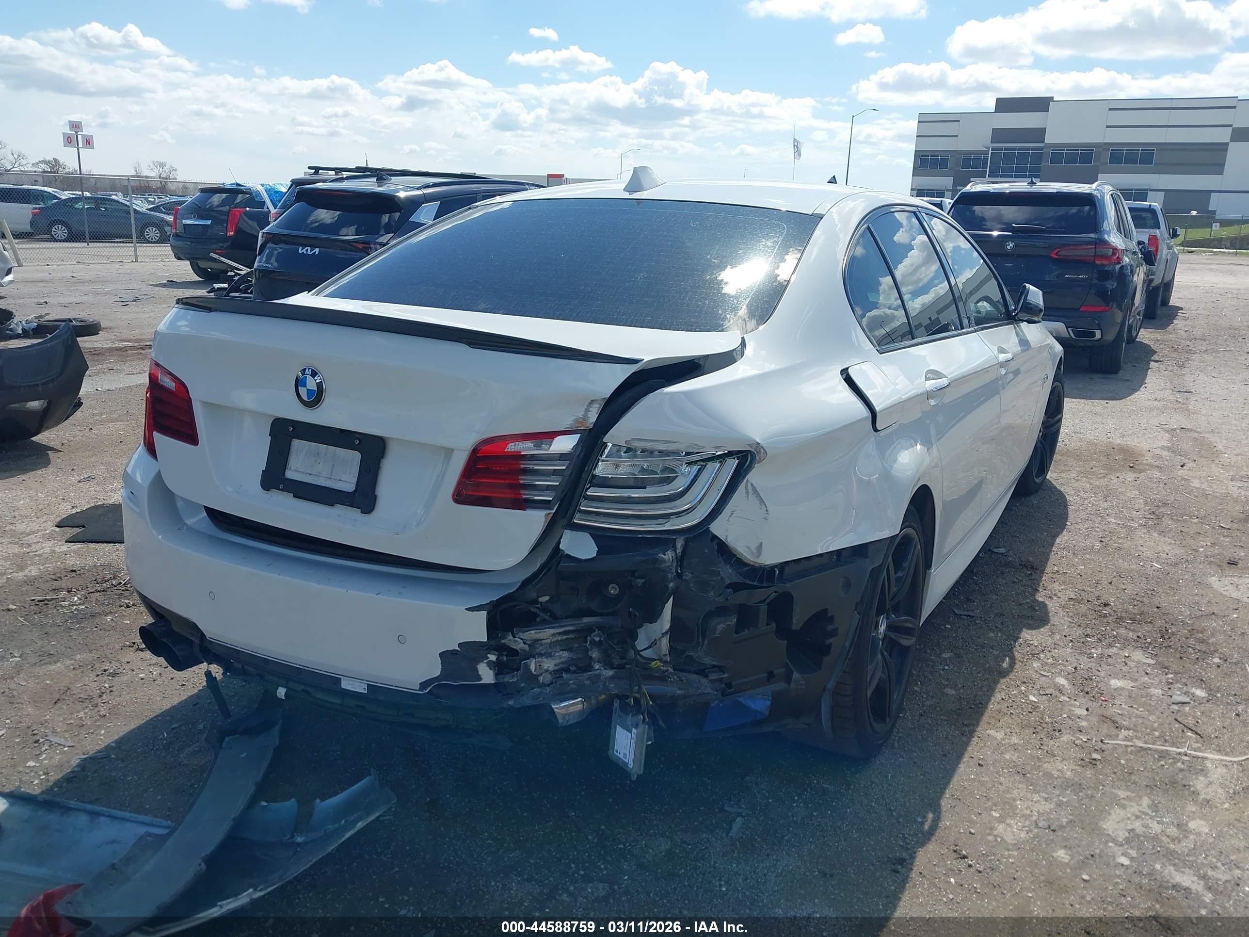 BMW 550I image 4