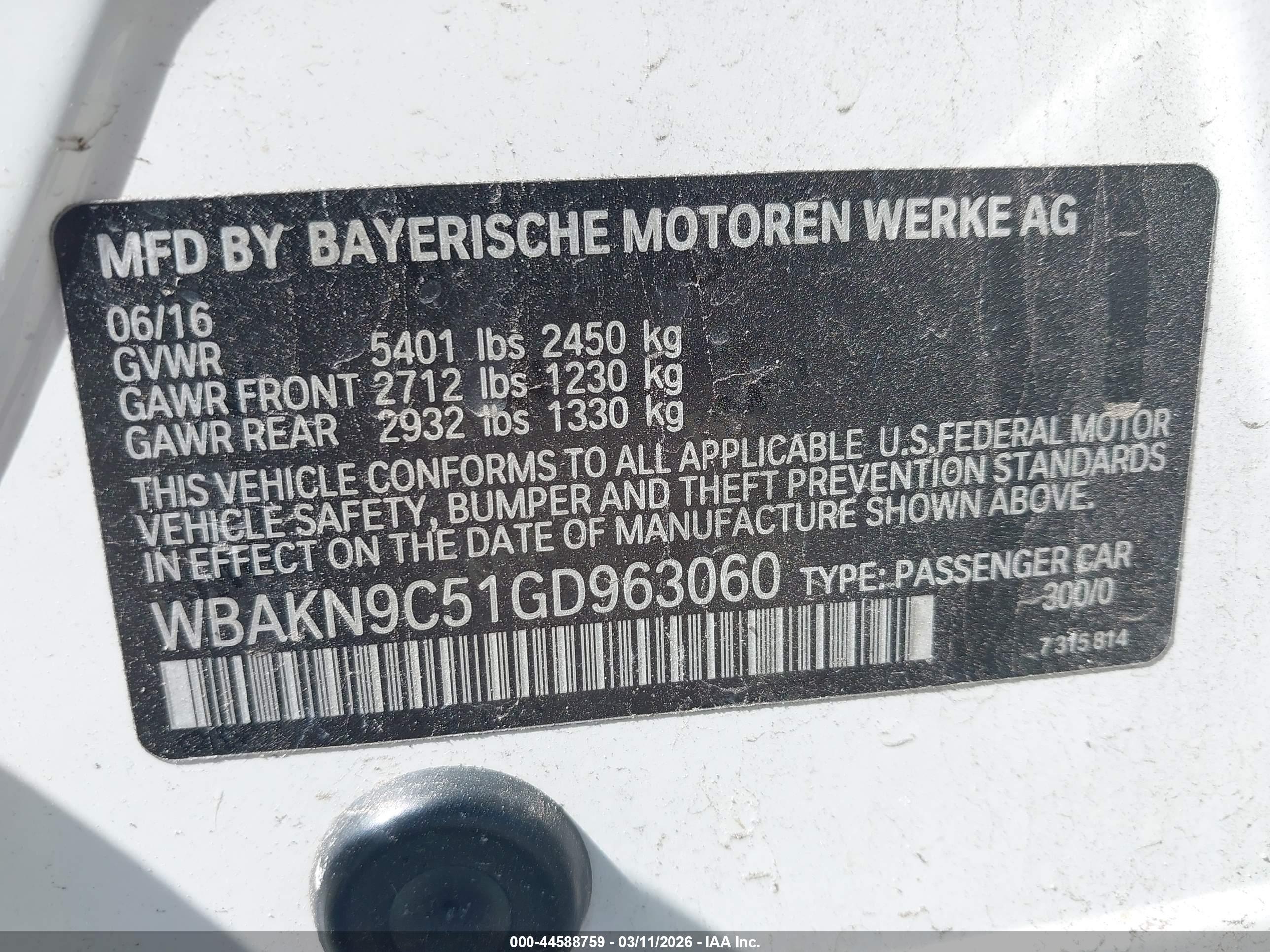 BMW 550I image 9