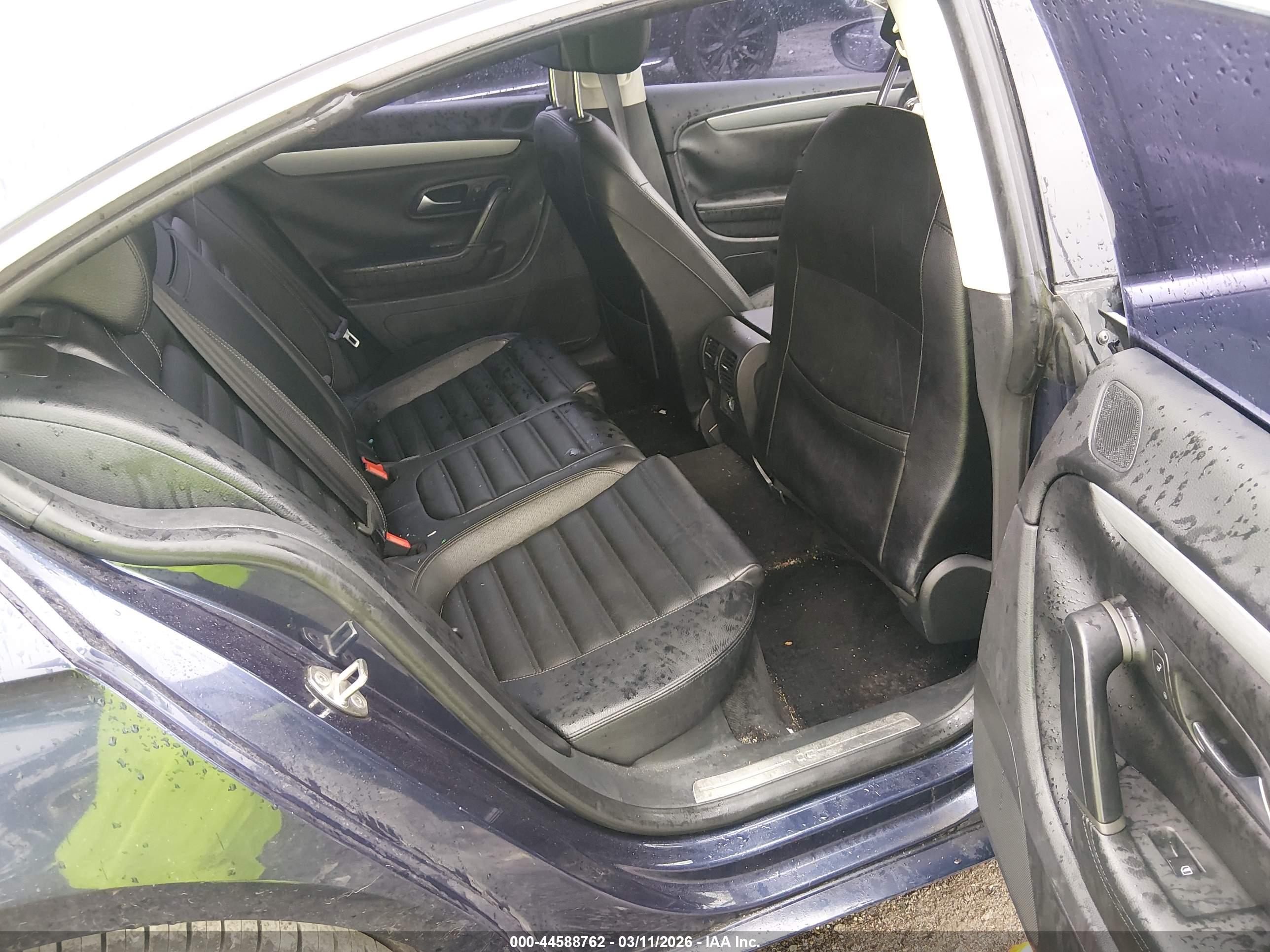 VOLKSWAGEN CC image 8