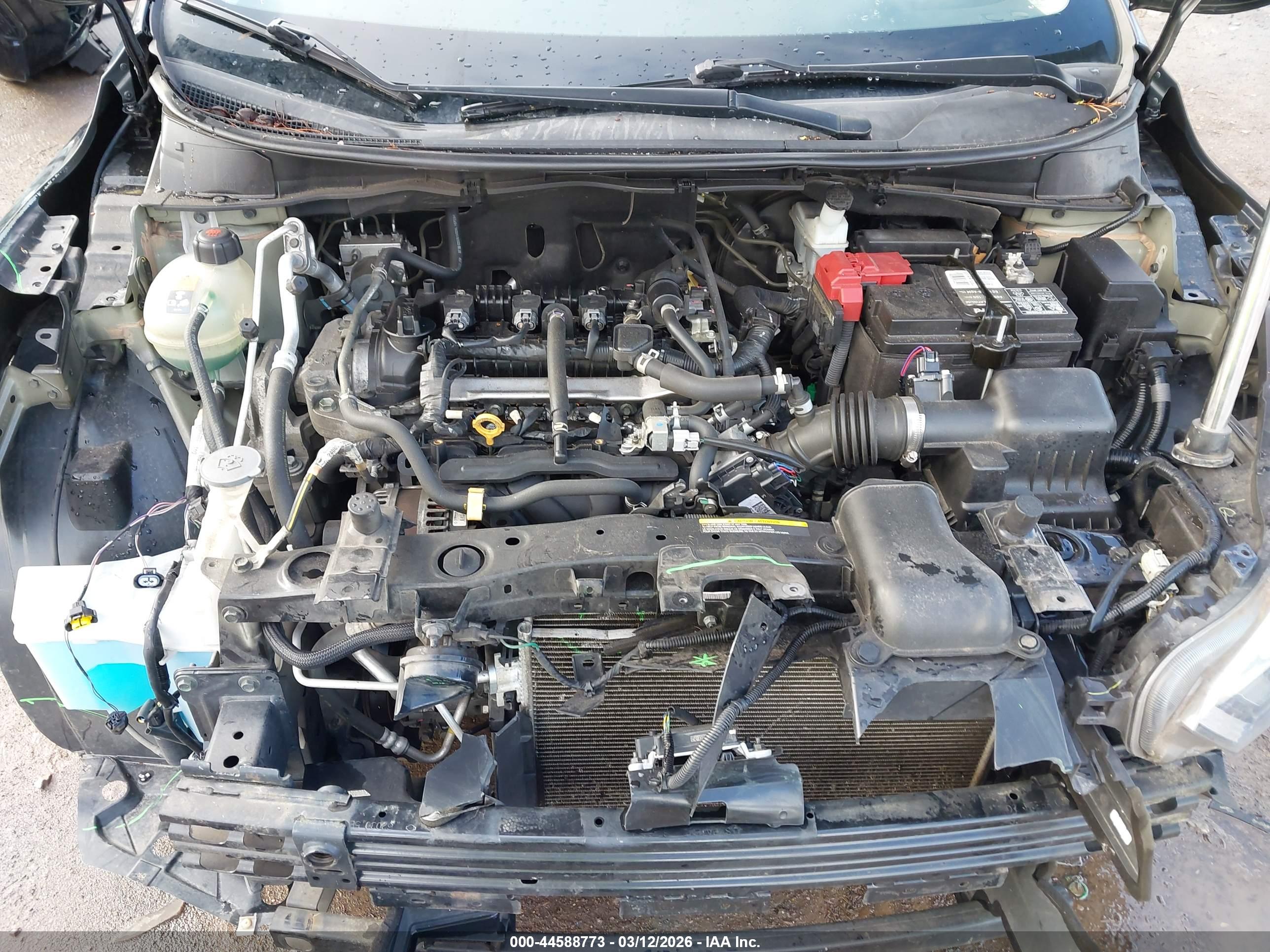 NISSAN VERSA image 10