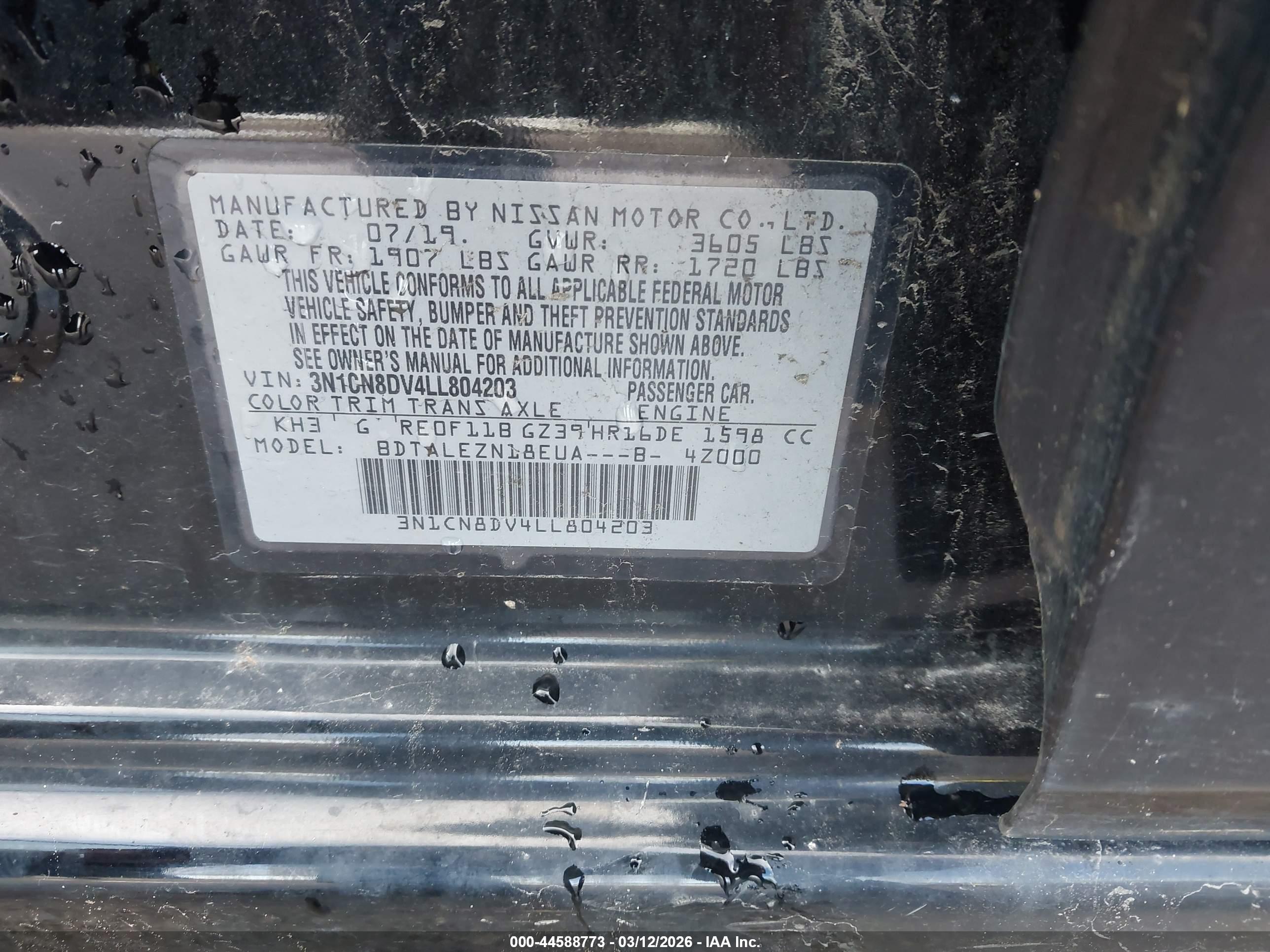 NISSAN VERSA image 9