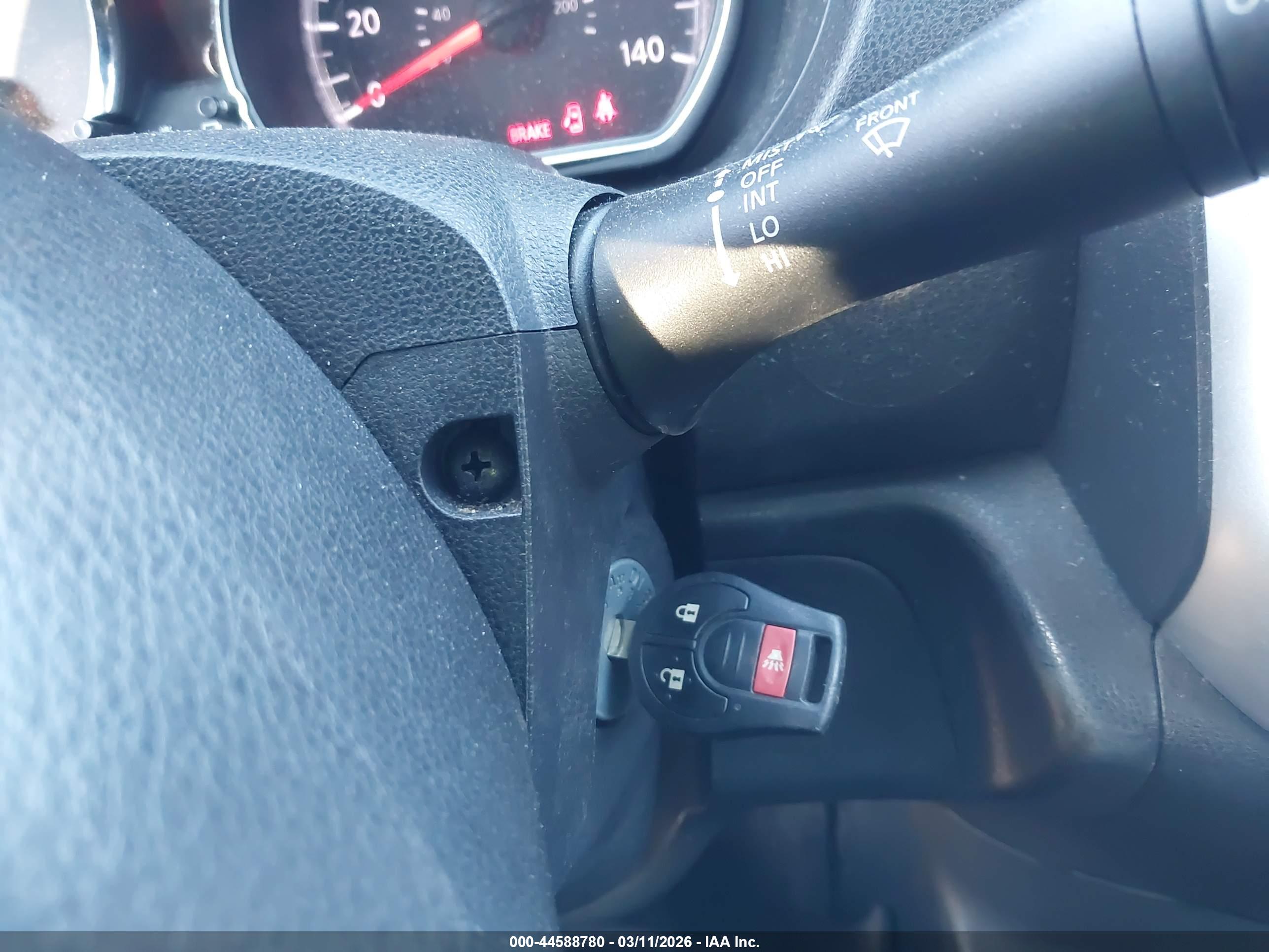NISSAN VERSA image 11