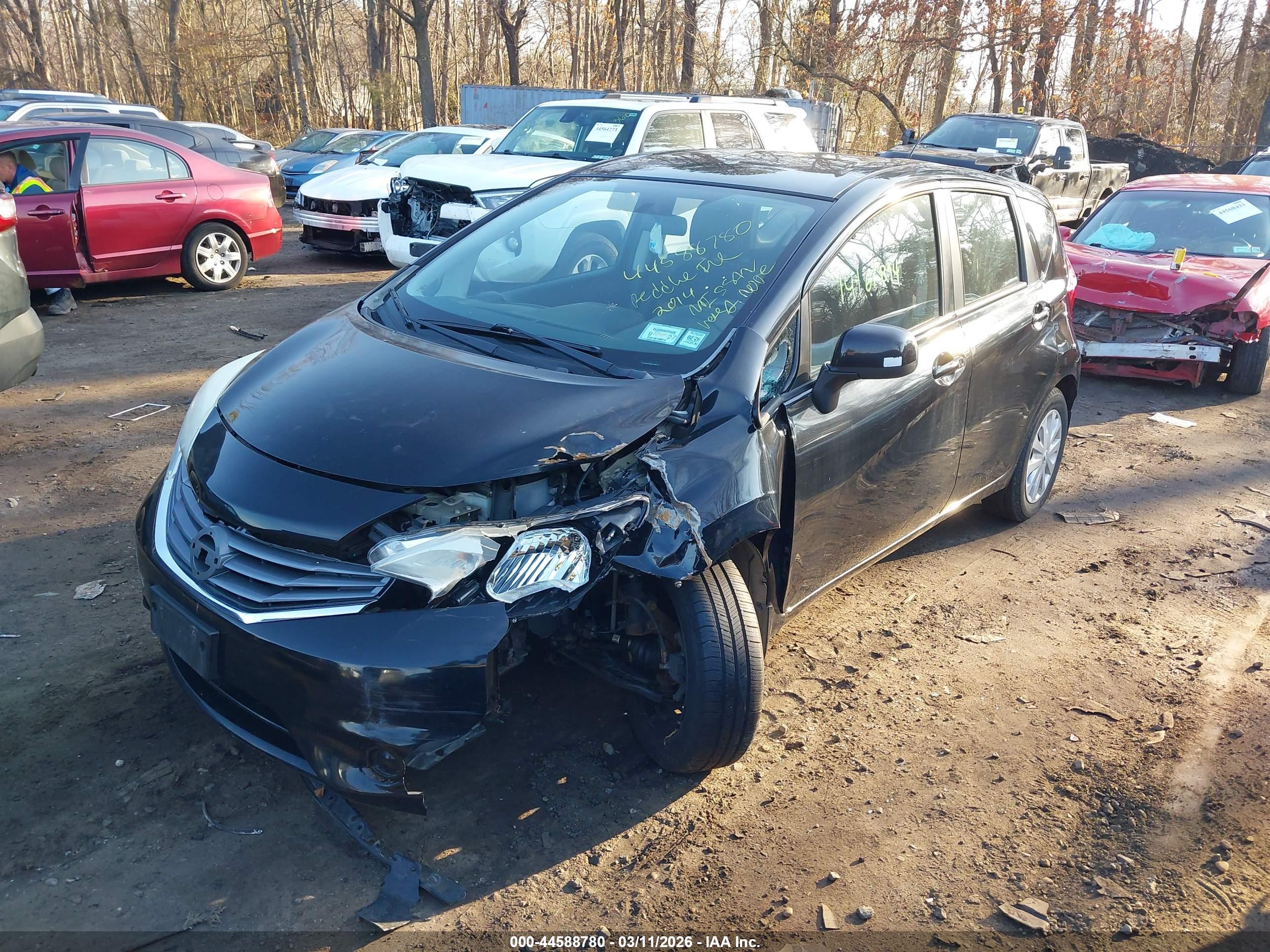 NISSAN VERSA image 2