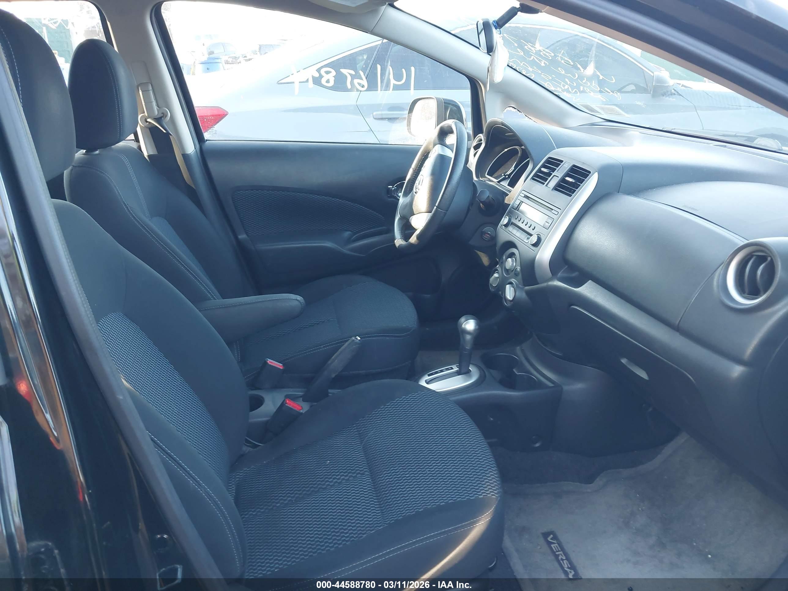 NISSAN VERSA image 5