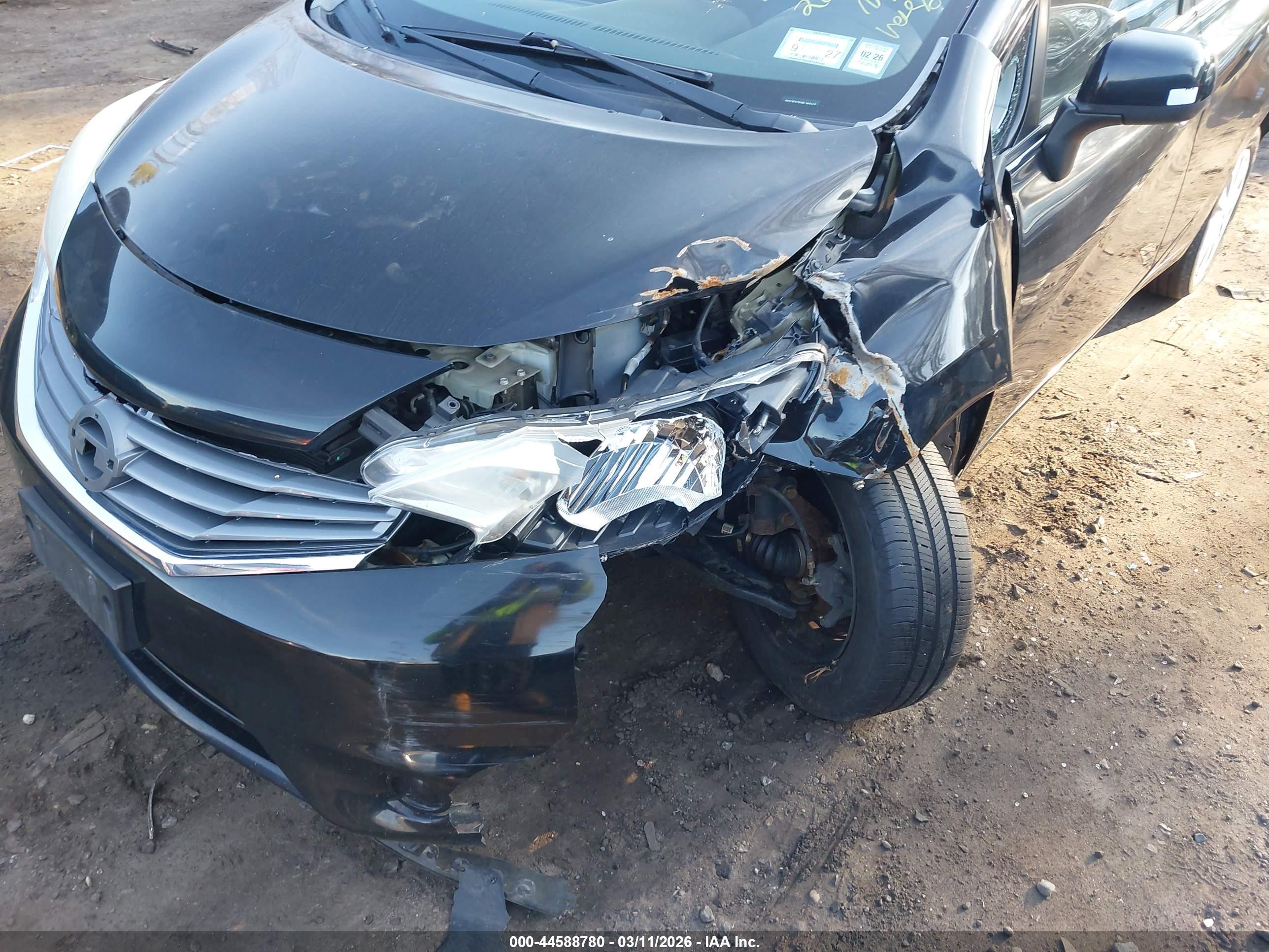 NISSAN VERSA image 6
