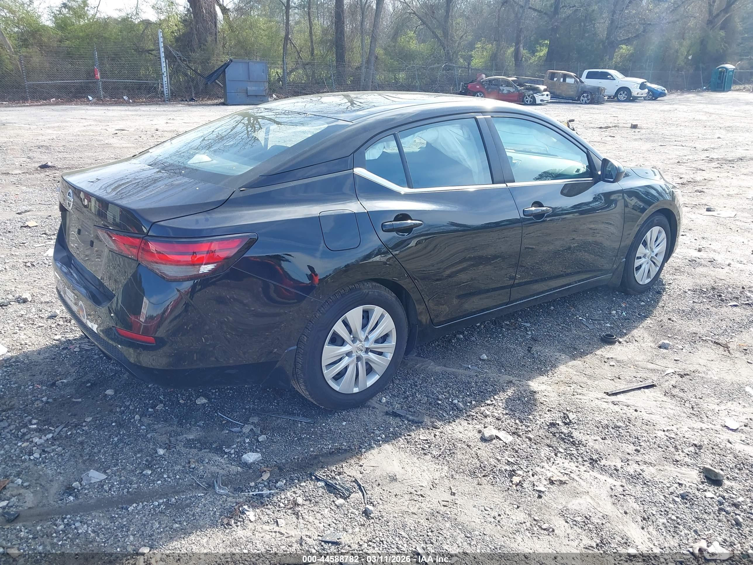 NISSAN SENTRA image 4