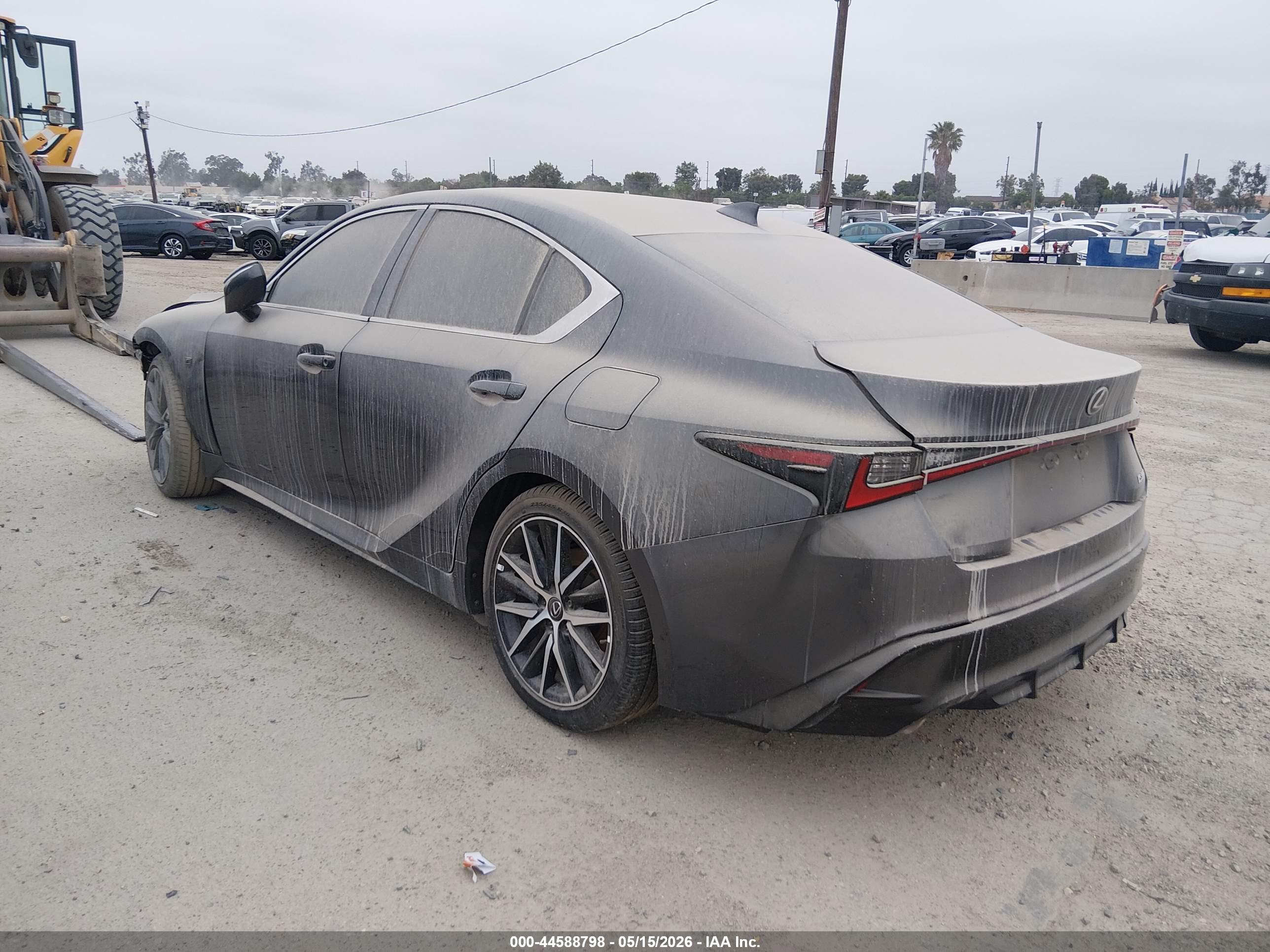 LEXUS IS image 3