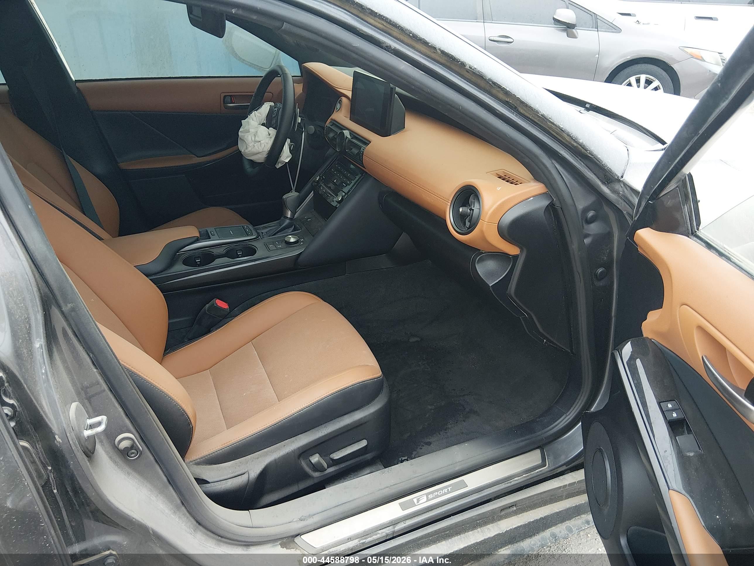LEXUS IS image 5