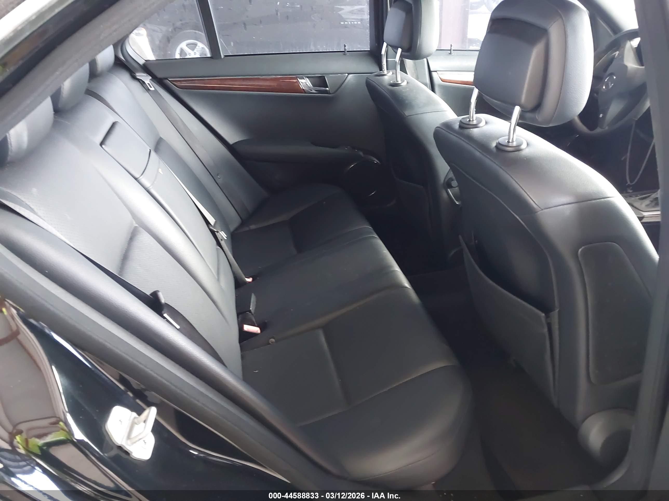 MERCEDES-BENZ C image 8